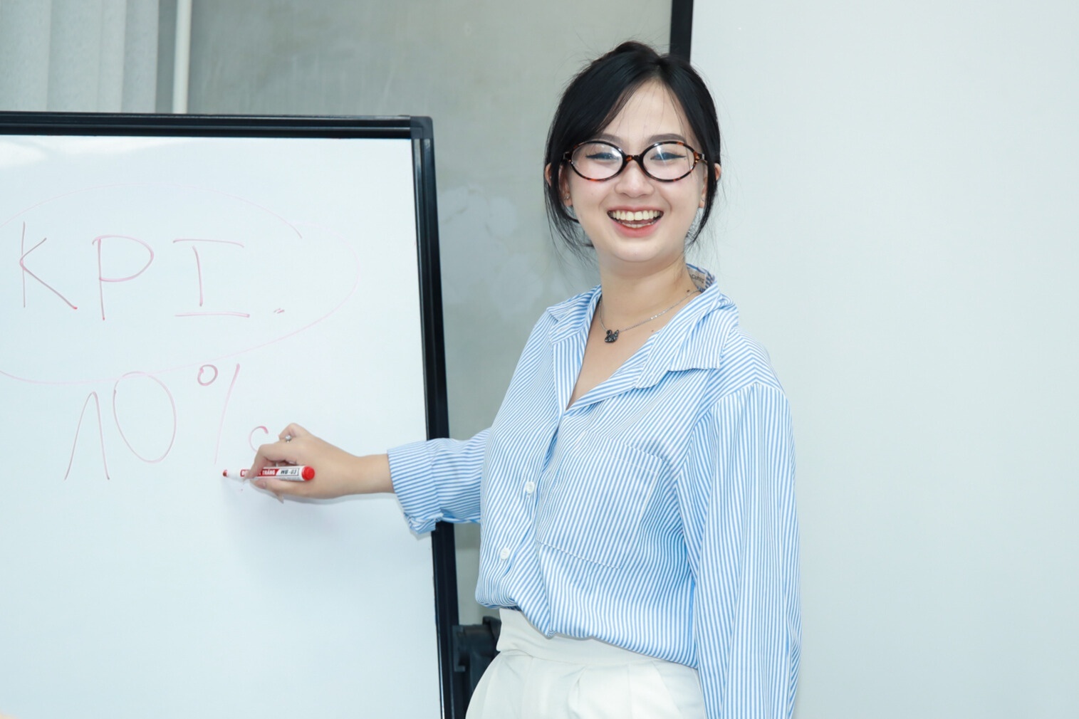 Doanh nghiep 'giu chan' nhan su bang lo trinh thang tien ro rang hinh anh