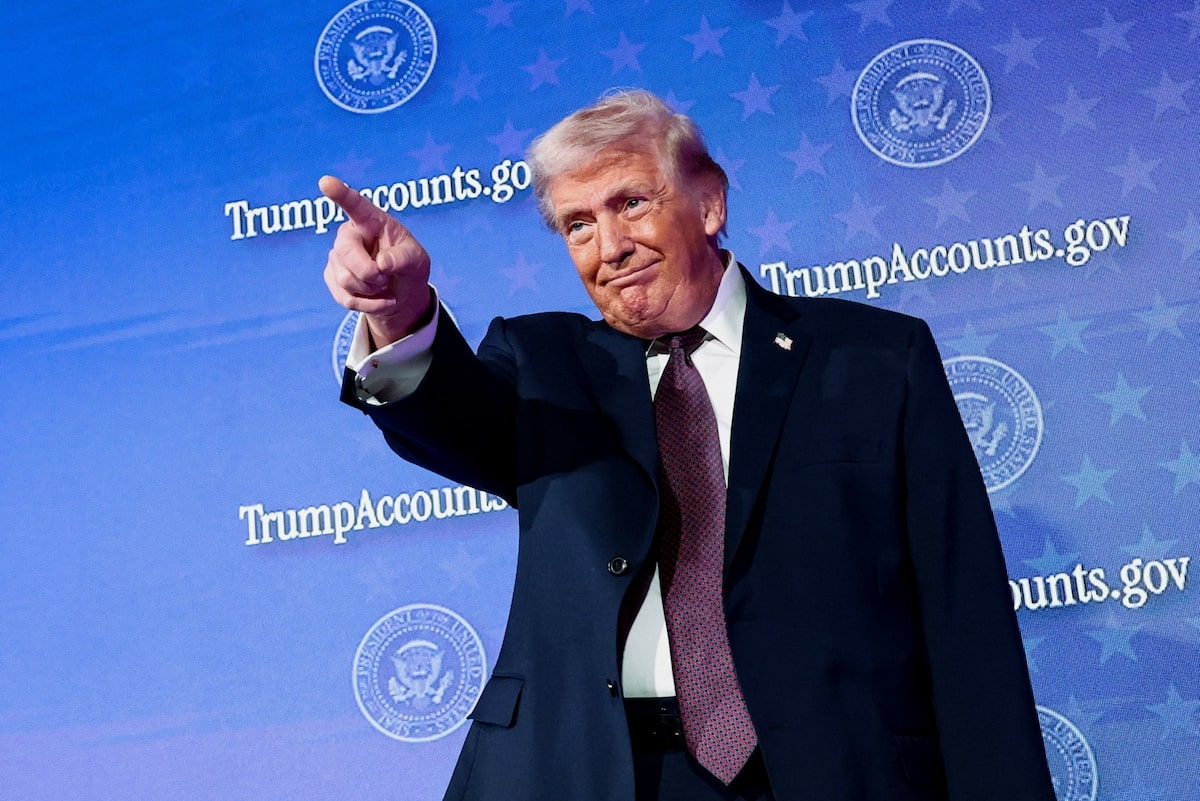 Ong Trump lai doa ap thue Canada hinh anh