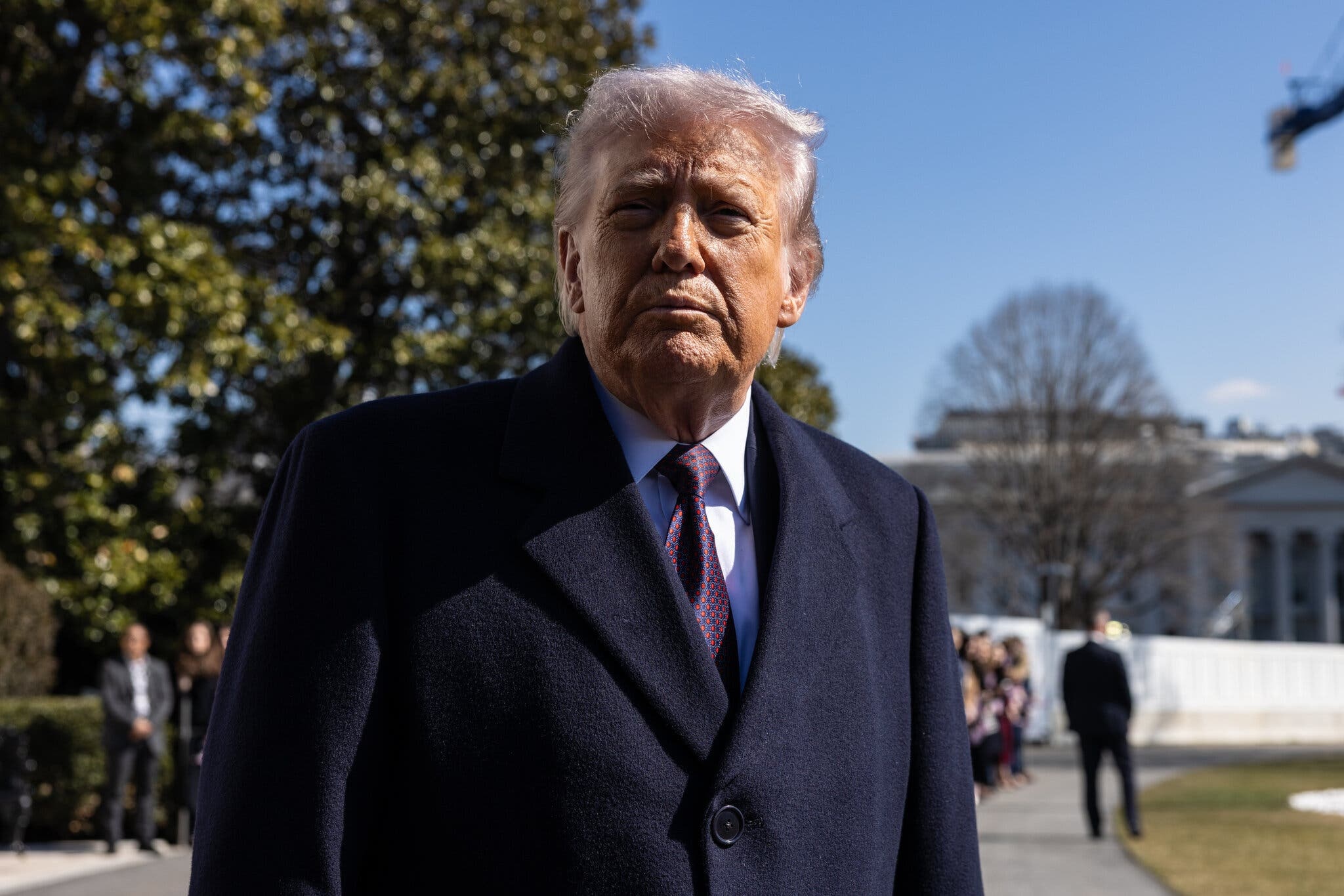 Ong Trump tan cong Iran: Chien tich hay tham hoa? hinh anh