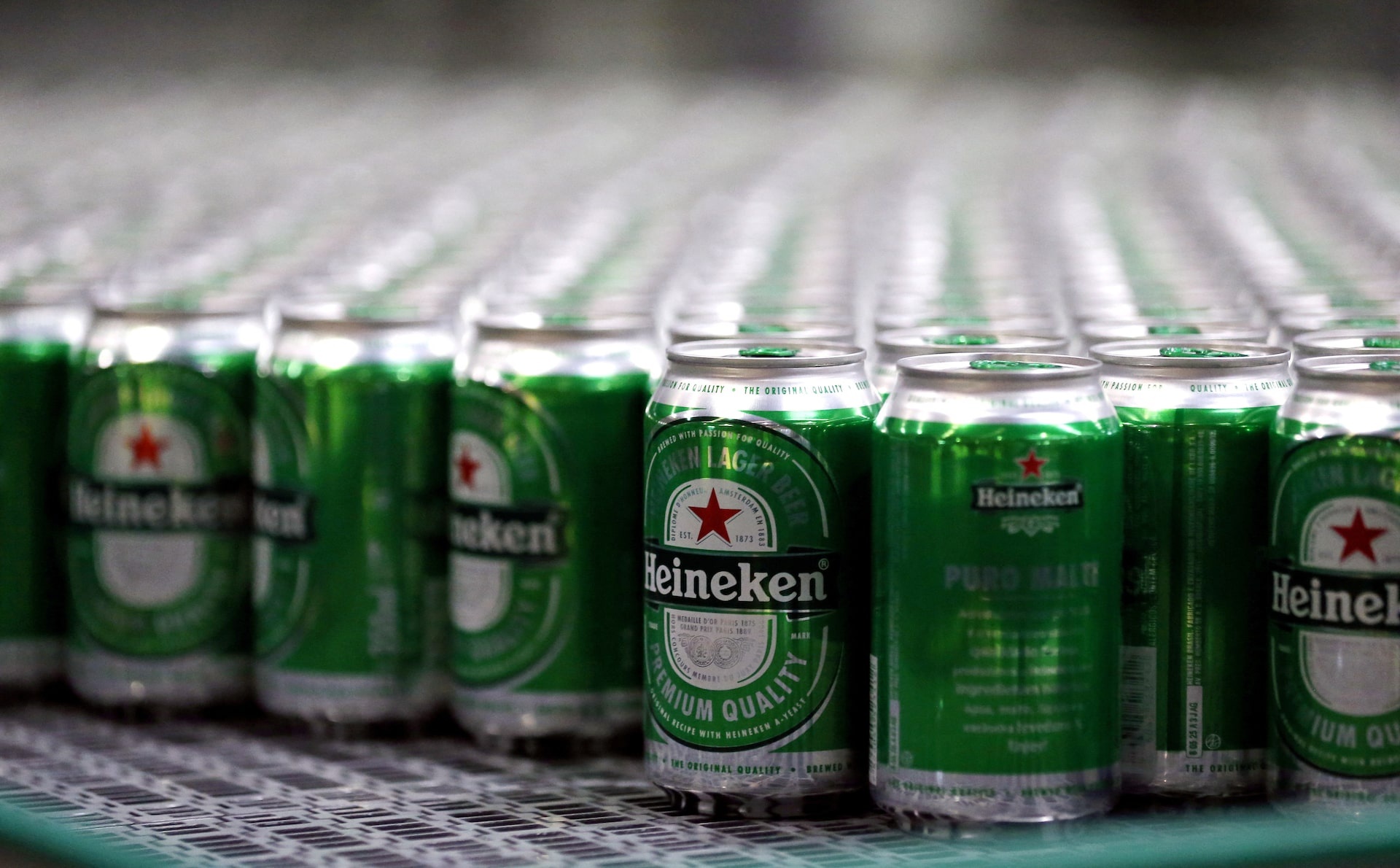 Heineken se chuyen san xuat bia tu Singapore sang Viet Nam, Malaysia hinh anh