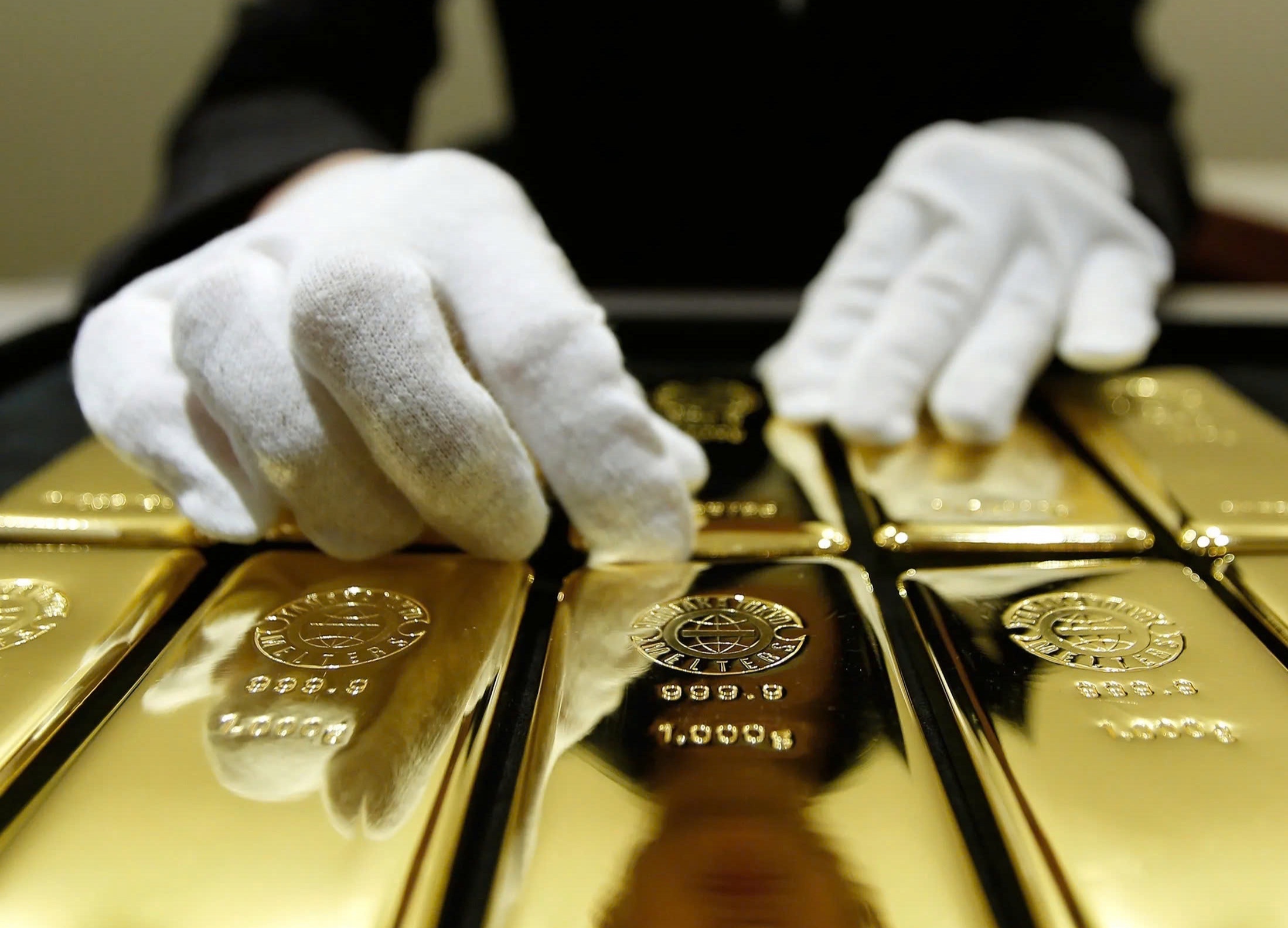 Mot quoc gia vua ban hon 8 ty USD vang hinh anh