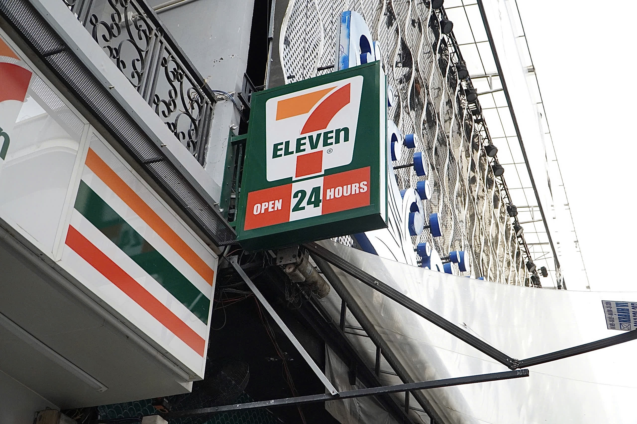 Cuoc dua moi cua 7-Eleven, FamilyMart, Circle K hinh anh