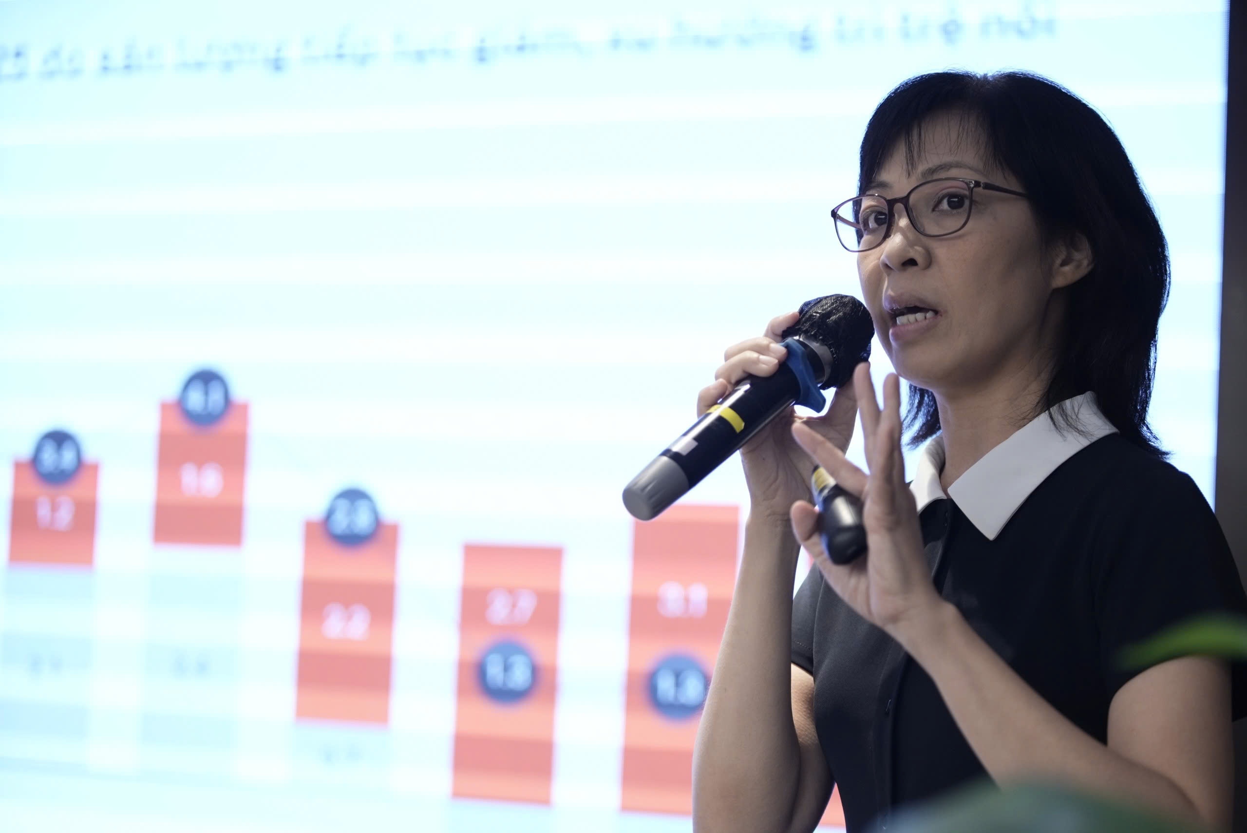 nguoi tieu dung anh 1