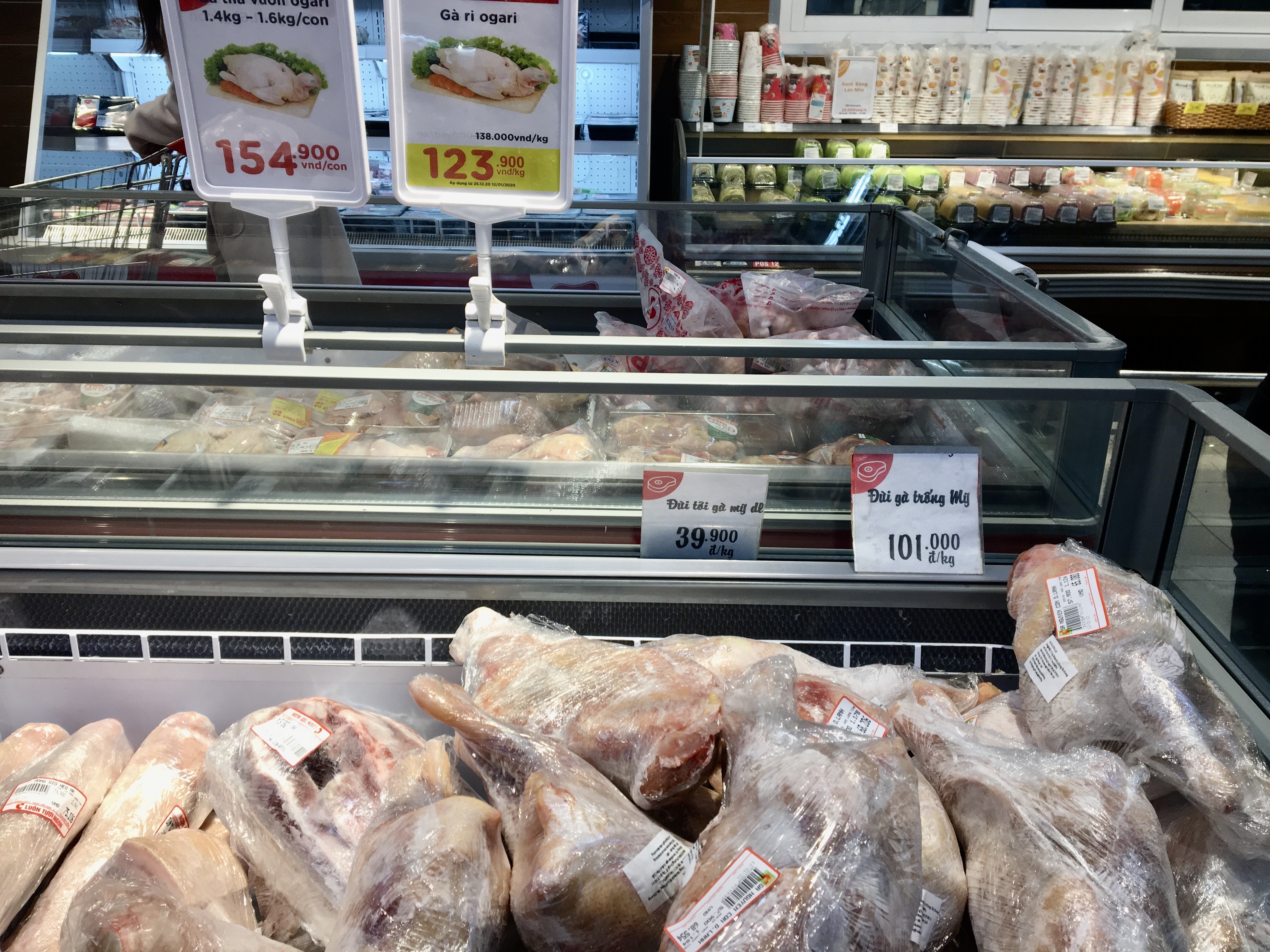 Việt Nam nhập gần 200.000 tấn thịt gà nửa đầu năm