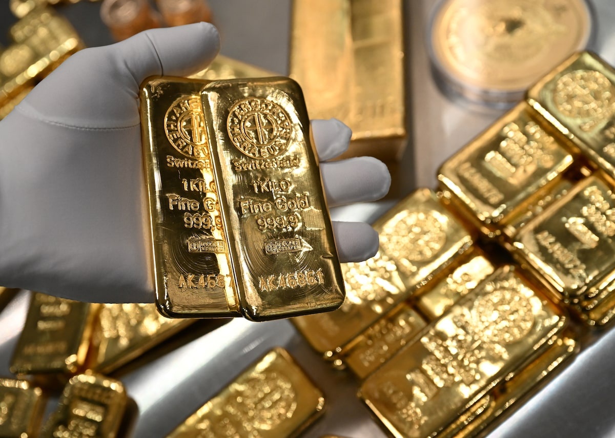 Giá vàng thế giới vượt 4.200 USD/ounce