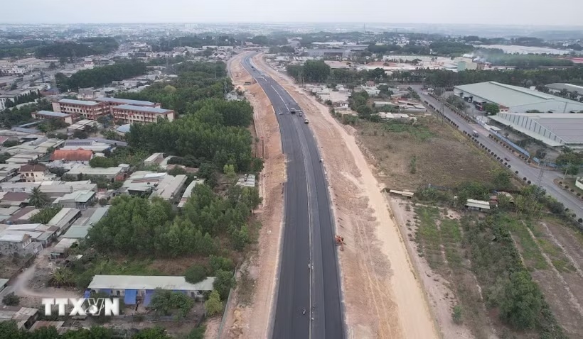 Đồng Nai yêu cầu đẩy nhanh dự án kết nối vùng, sân bay Long Thành