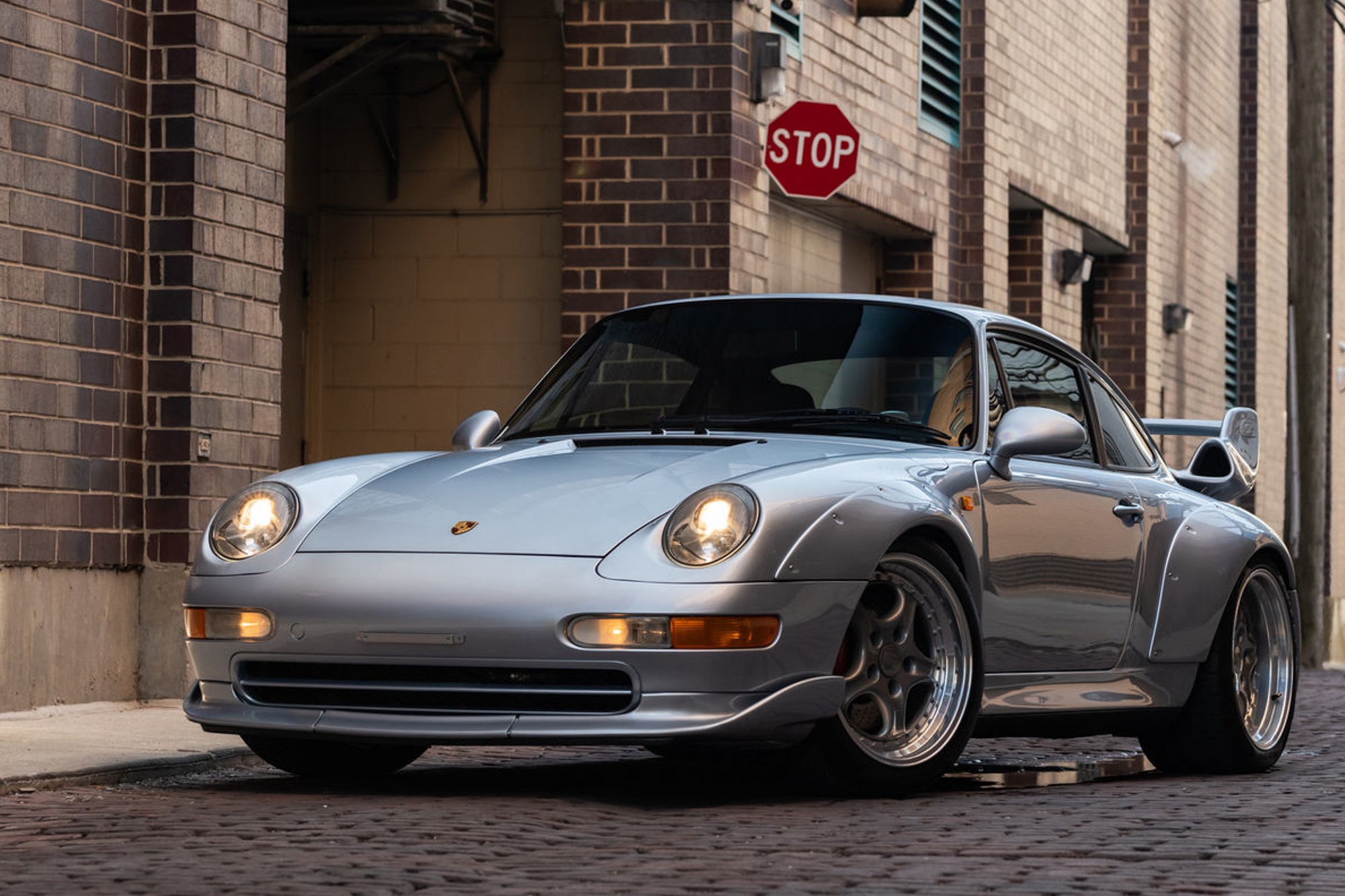 Chiec Porsche 993 GT2 hang hiem co gia trieu USD hinh anh