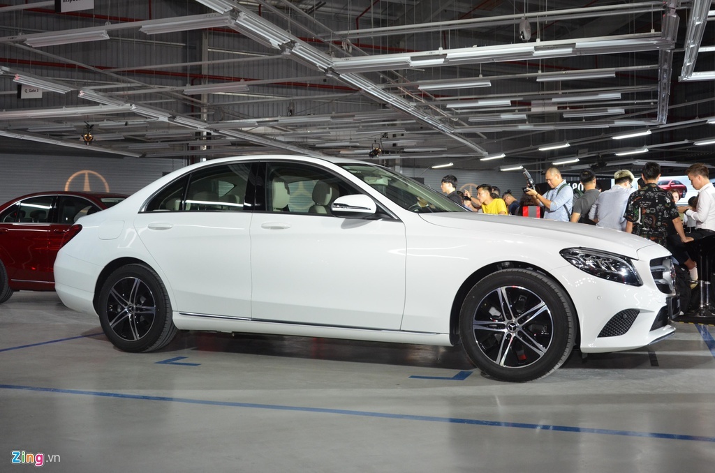 Mercedes-Benz canh tranh phan khuc sedan D anh 2