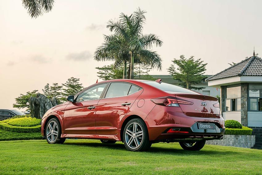 So sánh Mazda3 và Hyundai Elantra ảnh 7 So sanh Mazda3 va Hyundai Elantra anh 7