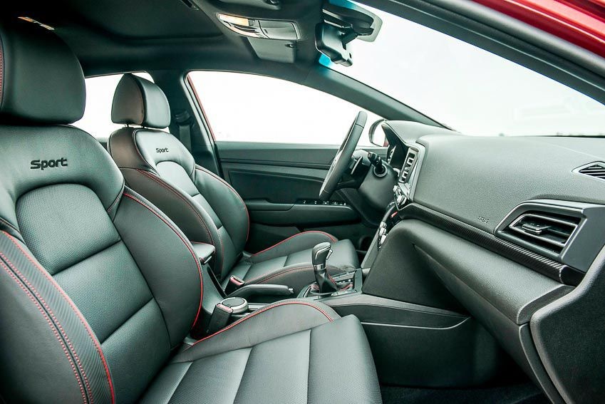 So sánh Mazda3 và Hyundai Elantra ảnh 12 So sanh Mazda3 va Hyundai Elantra anh 12