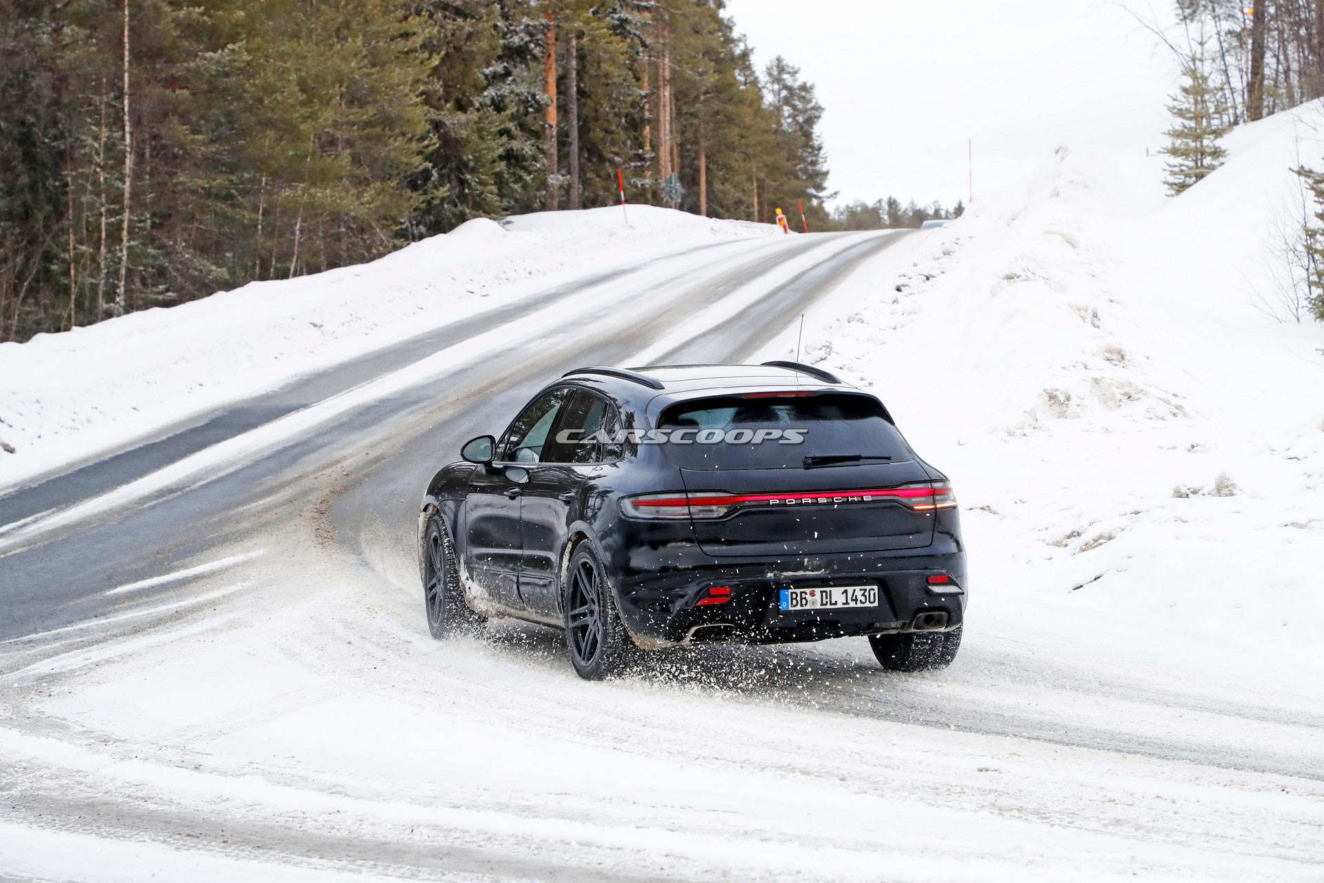 Porsche Macan 2022 lộ diện ảnh 2 Porsche Macan 2022 lo dien anh 2