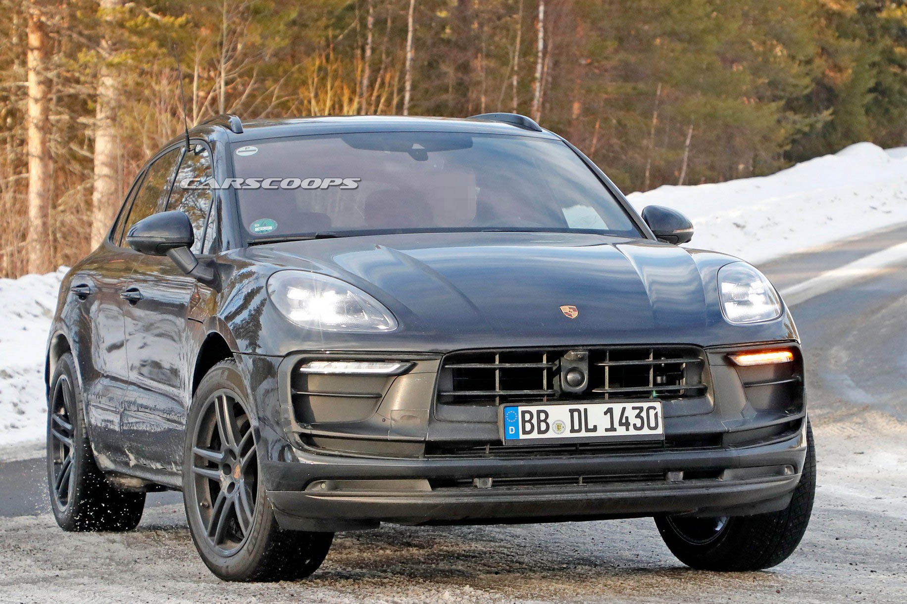 Porsche Macan 2022 lo dien hinh anh