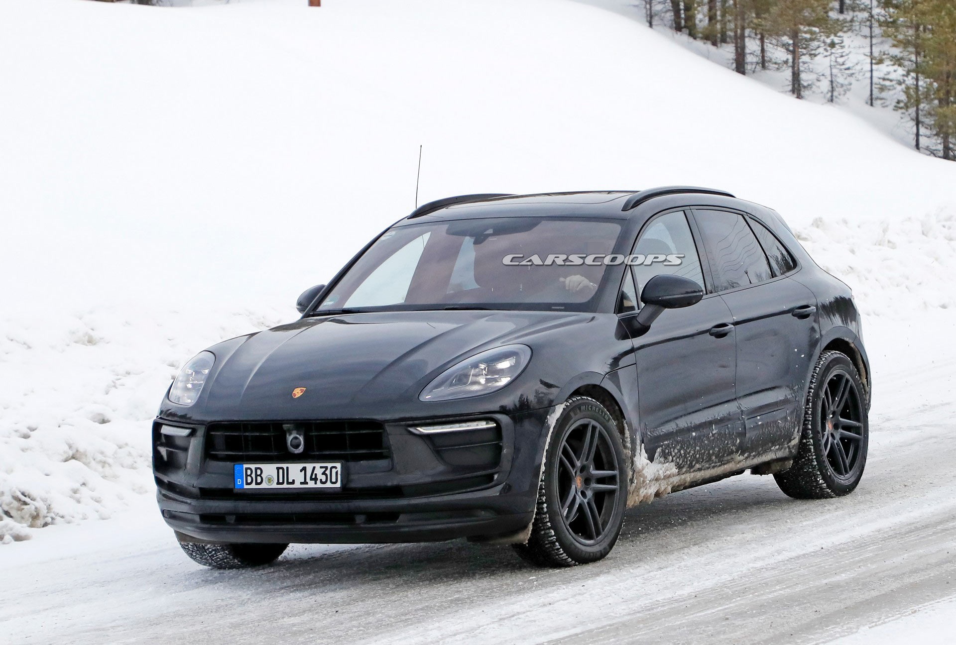 Porsche Macan 2022 lộ diện ảnh 1 Porsche Macan 2022 lo dien anh 1