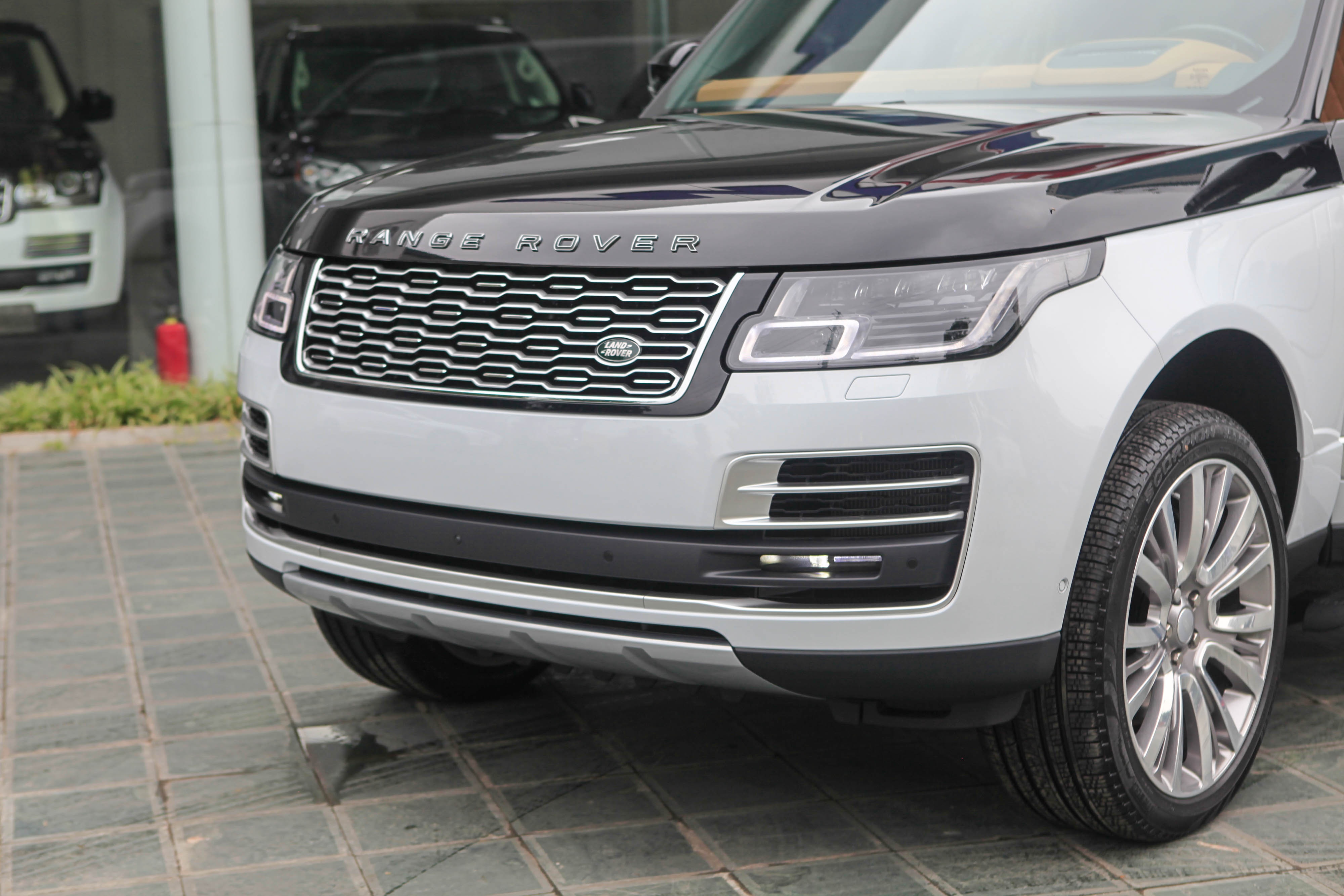 Range Rover SVAutobiography LWB 2020 tại Việt Nam ảnh 3 Range Rover SVAutobiography LWB 2020 tai Viet Nam anh 3