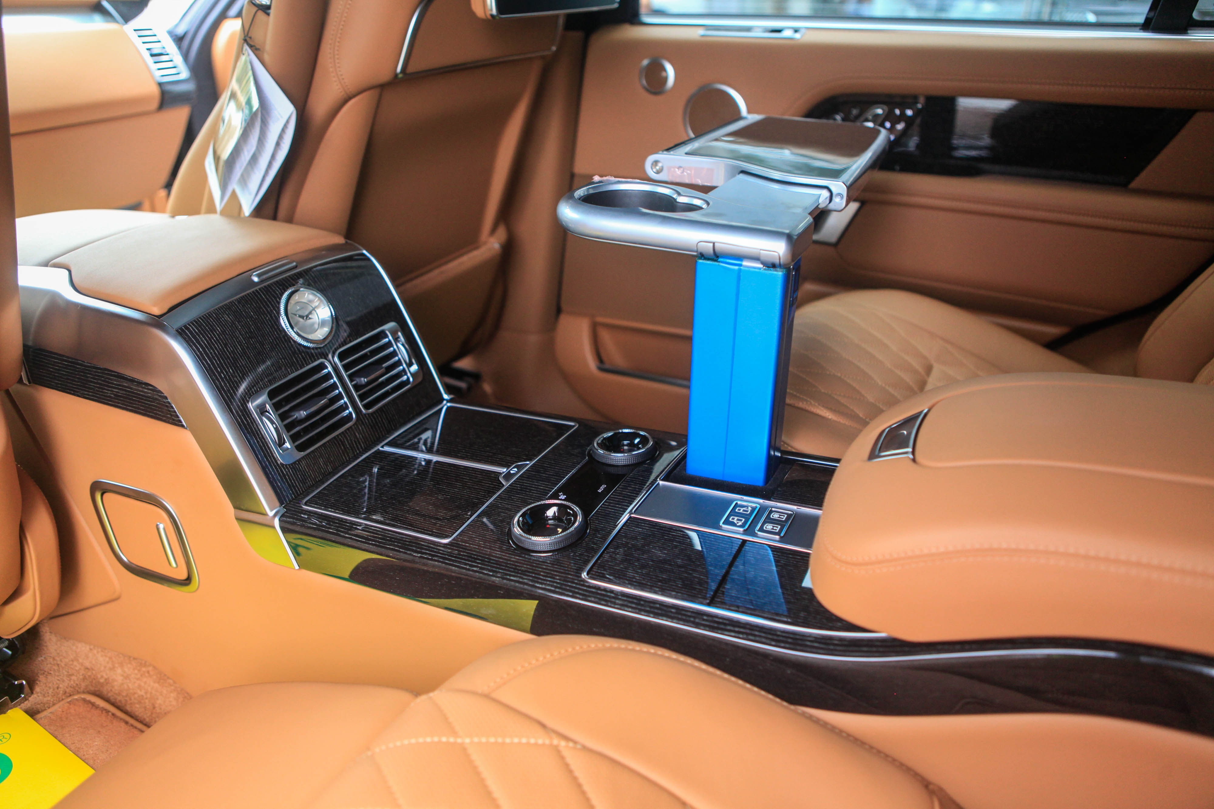 Range Rover SVAutobiography LWB 2020 tại Việt Nam ảnh 15 Range Rover SVAutobiography LWB 2020 tai Viet Nam anh 15