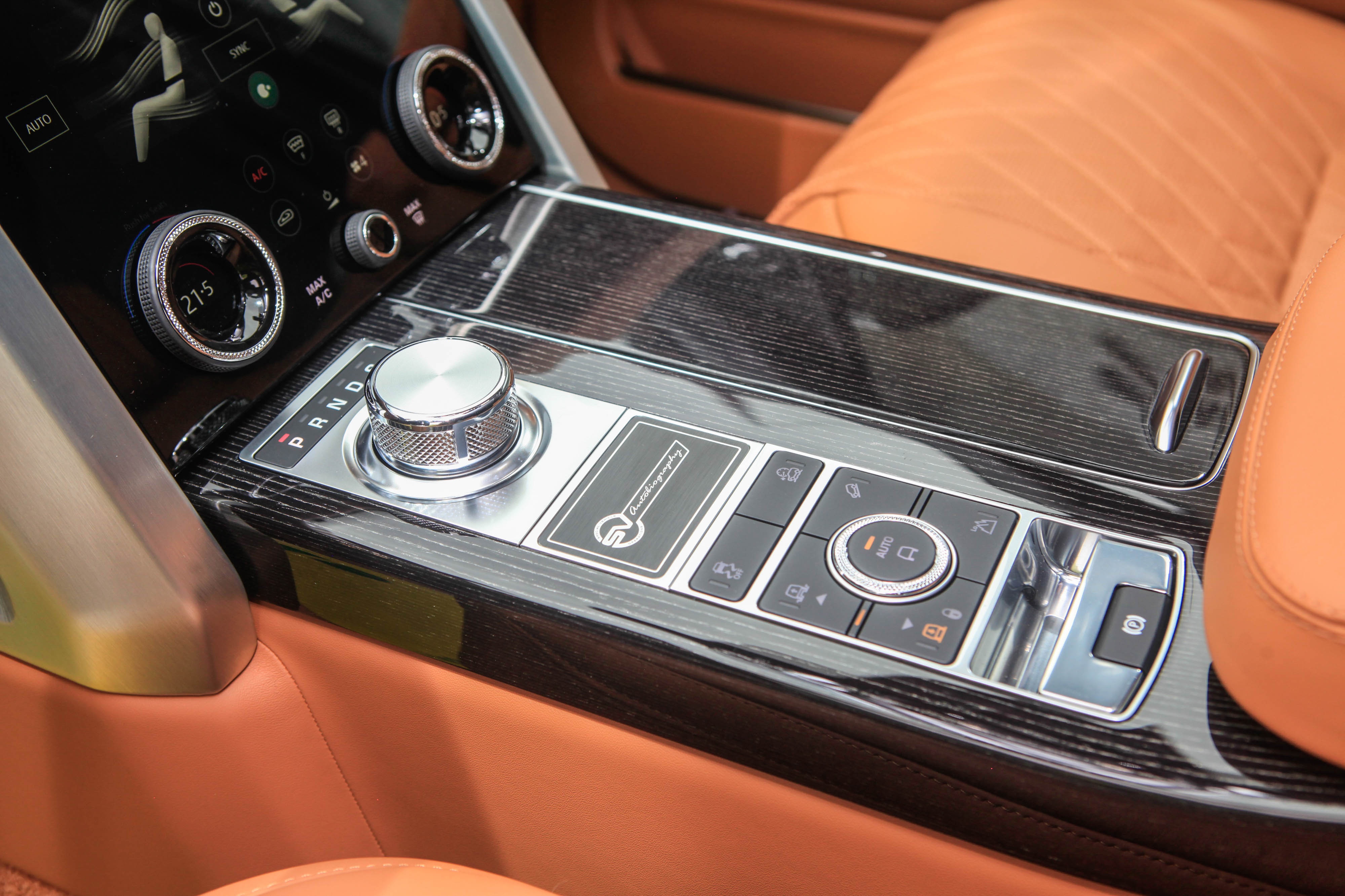 Range Rover SVAutobiography LWB 2020 tại Việt Nam ảnh 17 Range Rover SVAutobiography LWB 2020 tai Viet Nam anh 17
