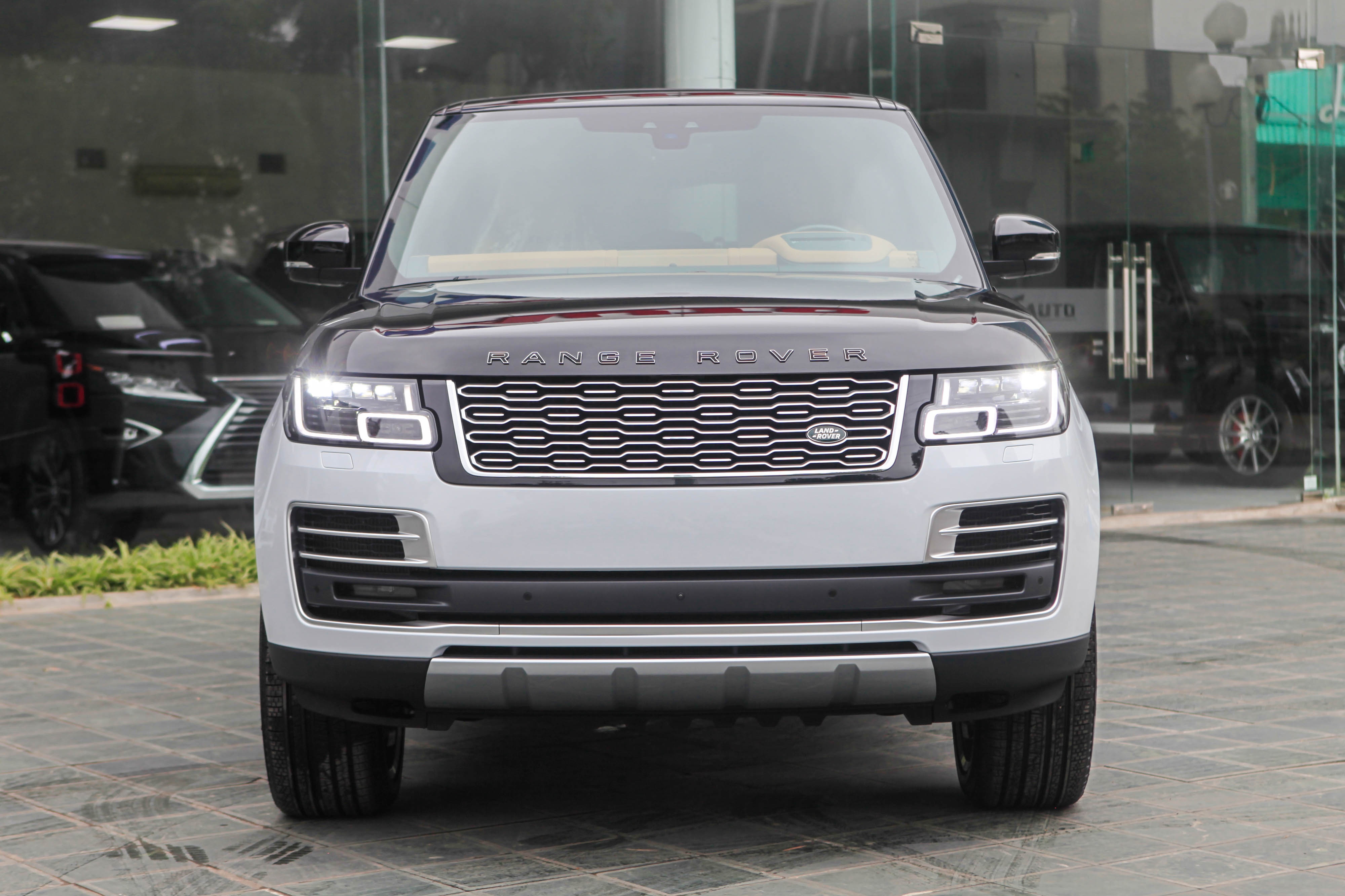 Range Rover SVAutobiography LWB 2020 tại Việt Nam ảnh 2 Range Rover SVAutobiography LWB 2020 tai Viet Nam anh 2