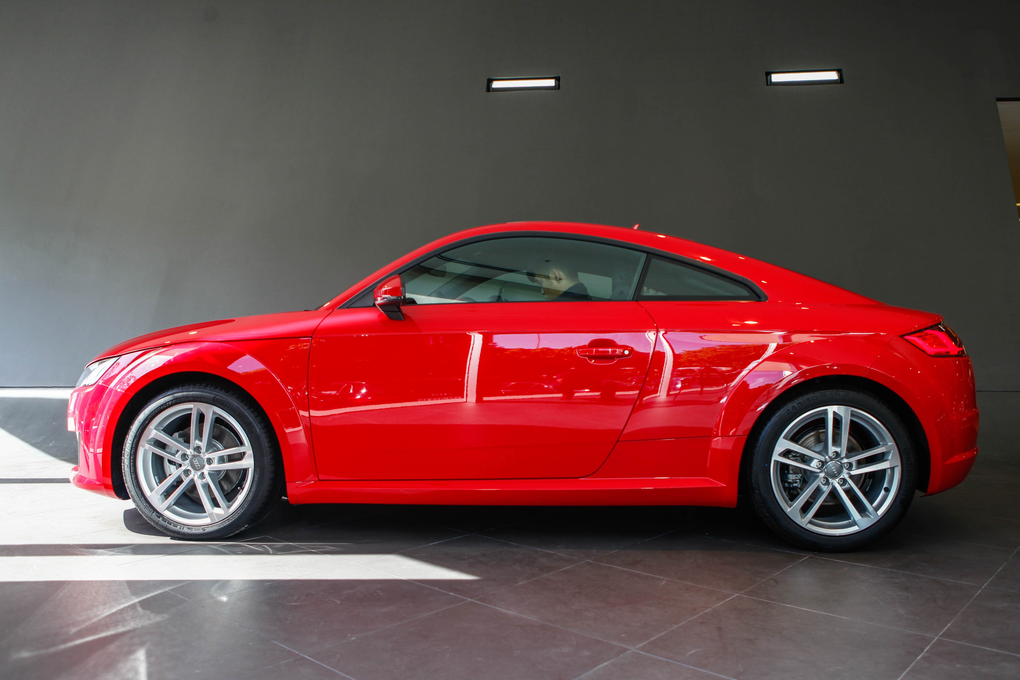 Xe coupe hang sang tai Viet Nam anh 2