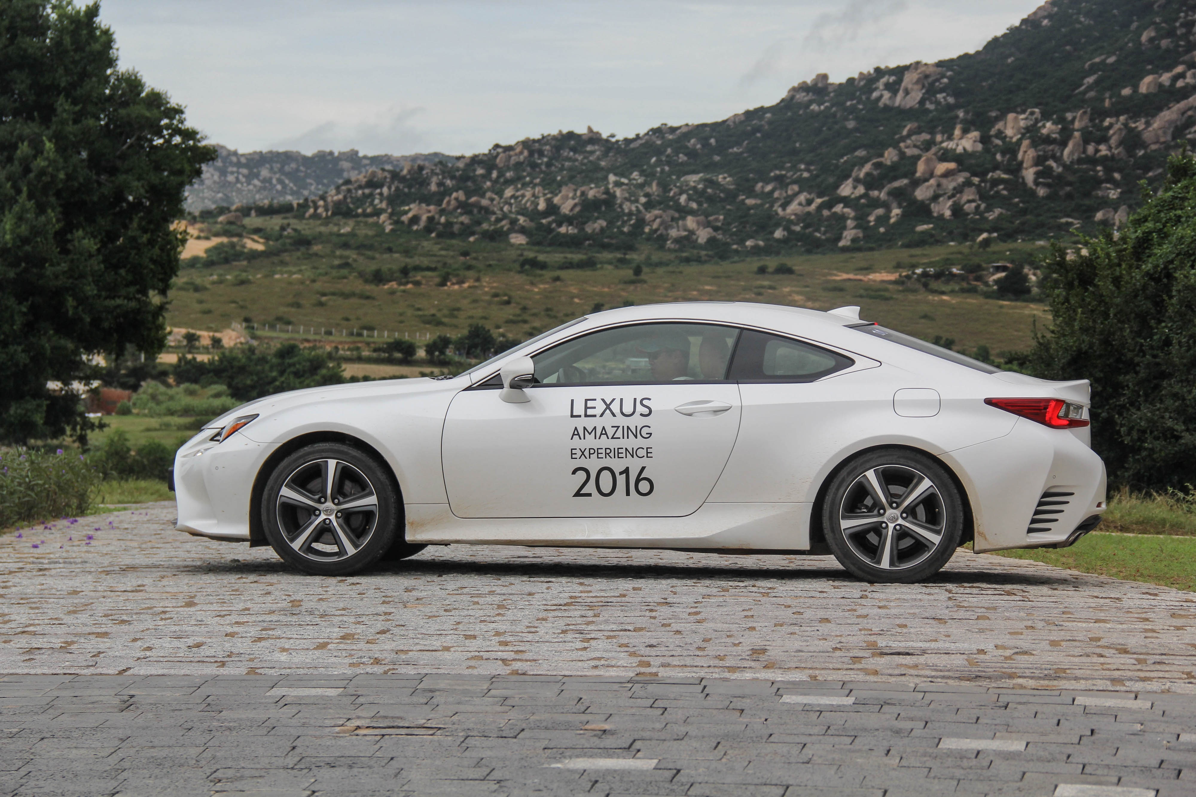 Xe coupe hang sang tai Viet Nam anh 5