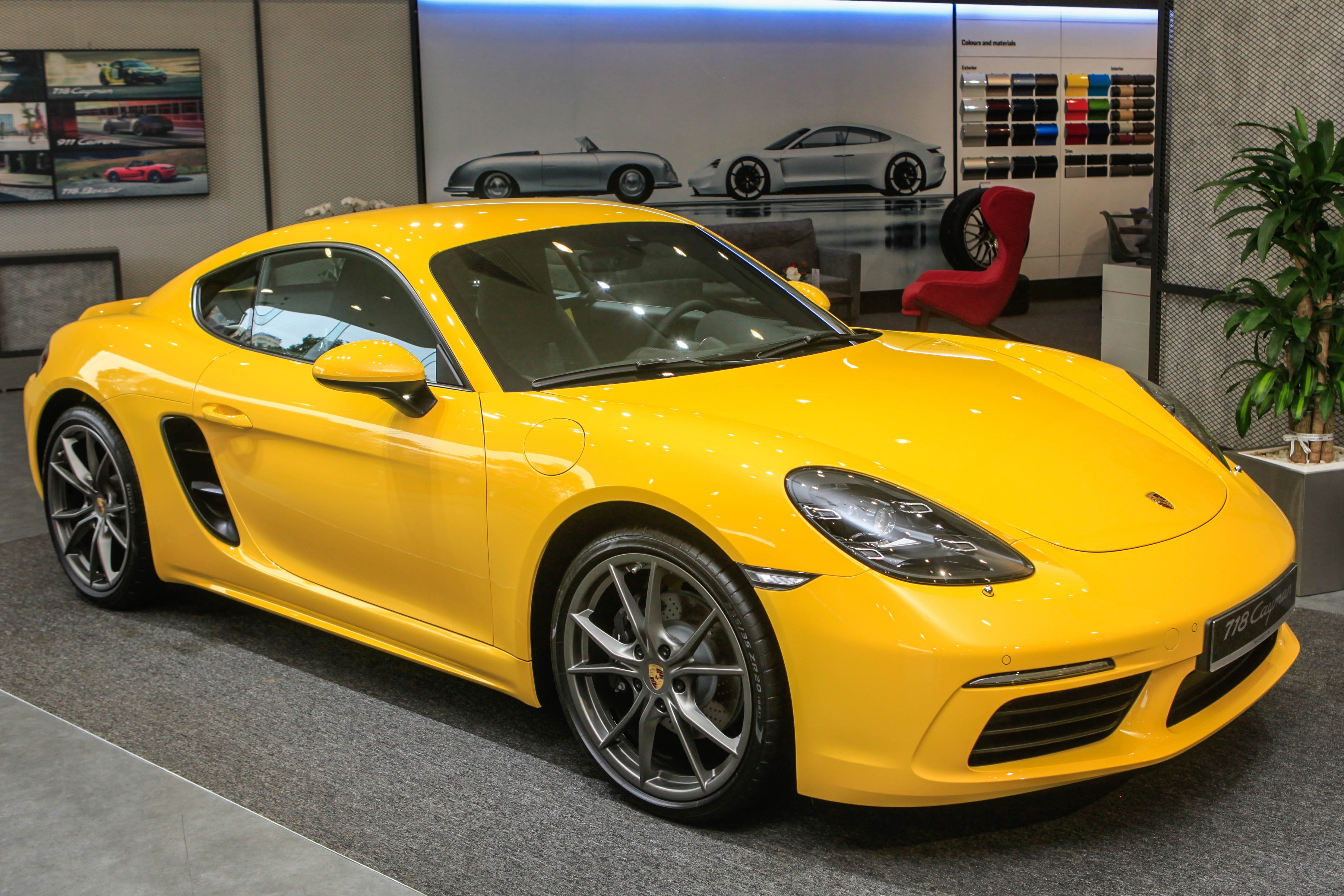 Nhung mau coupe 2 cua hang sang phan phoi chinh hang tai Viet Nam hinh anh