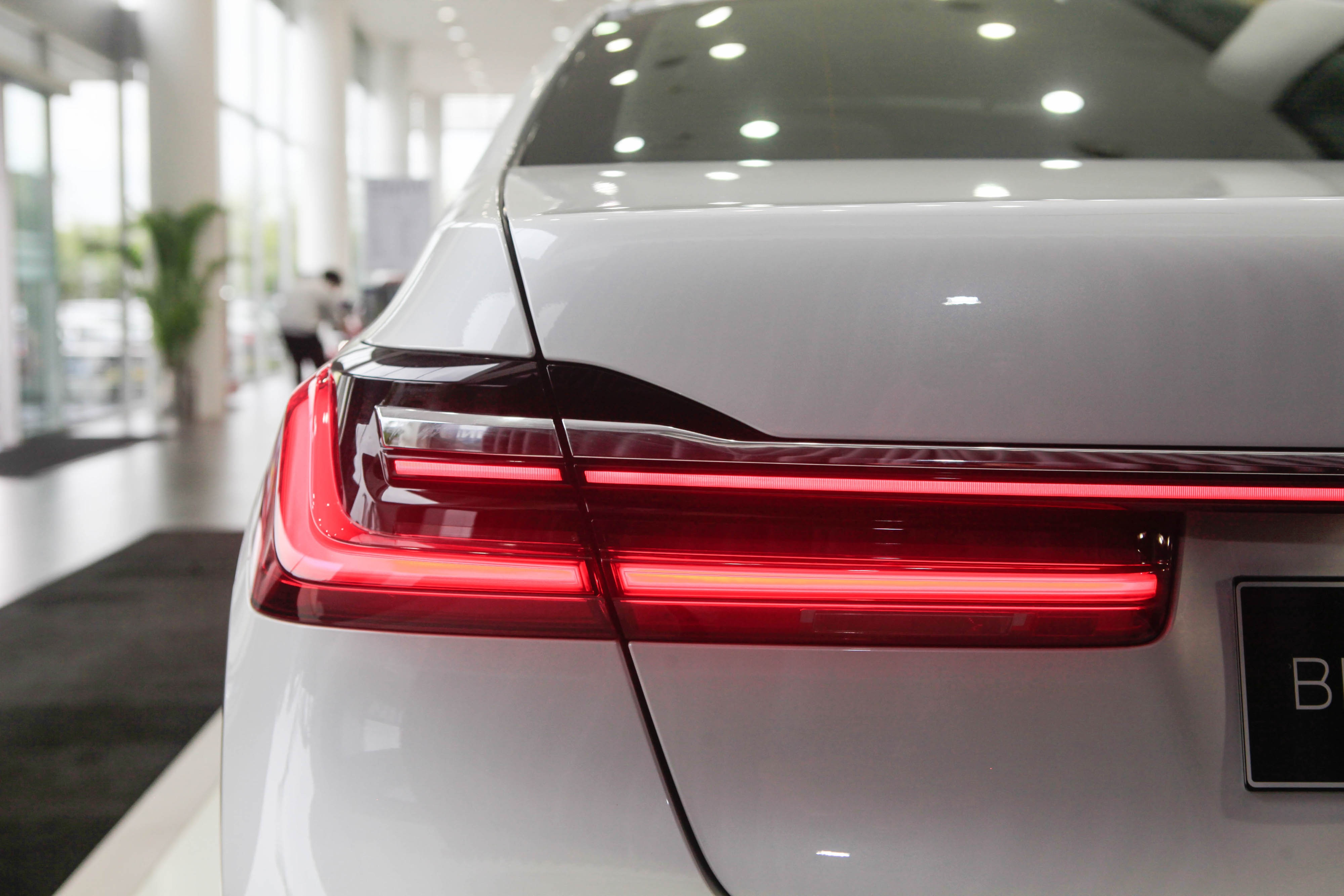 Chi tiet BMW 740Li moi tai Viet Nam anh 8