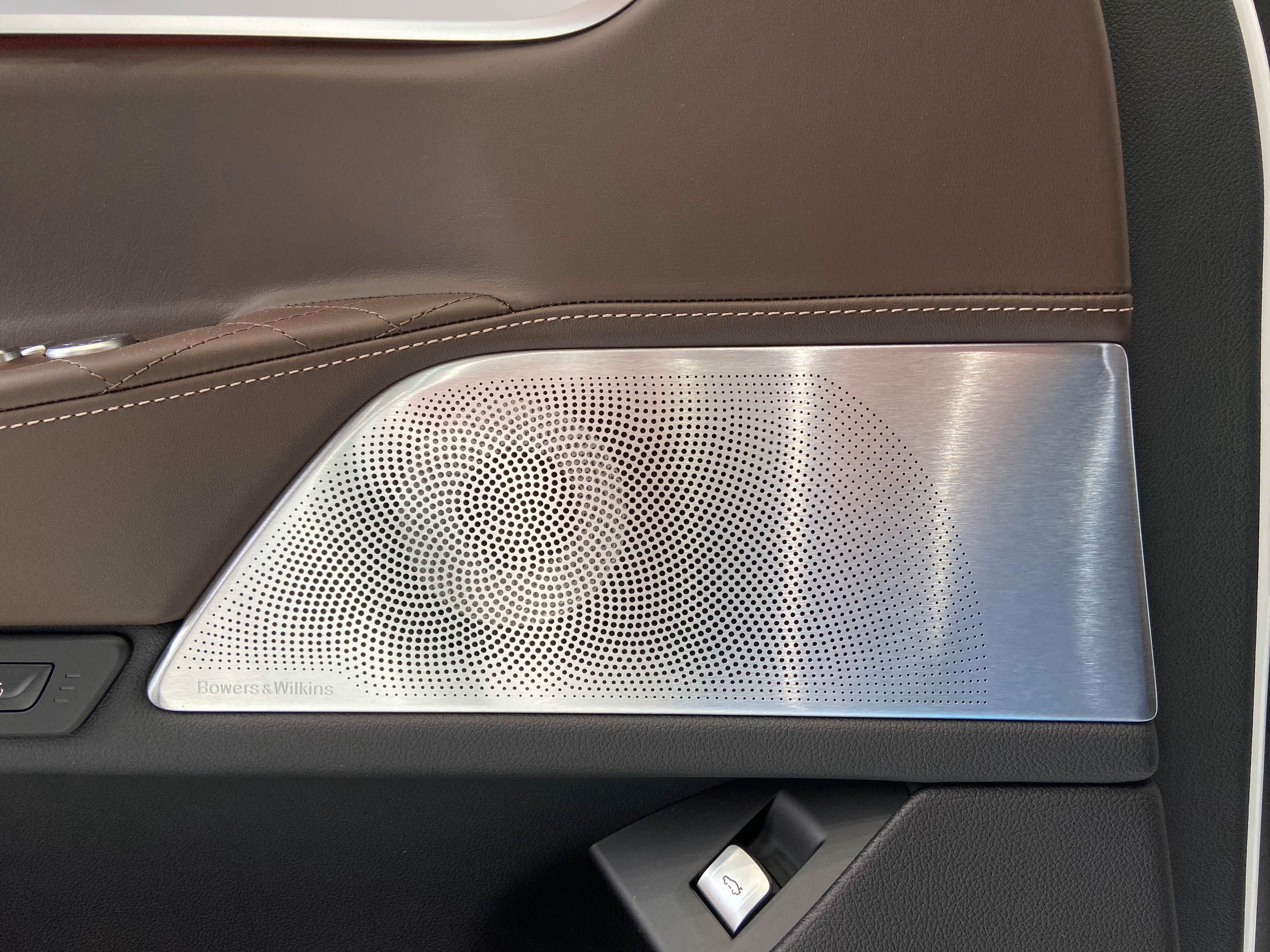 Chi tiet BMW 740Li moi tai Viet Nam anh 17