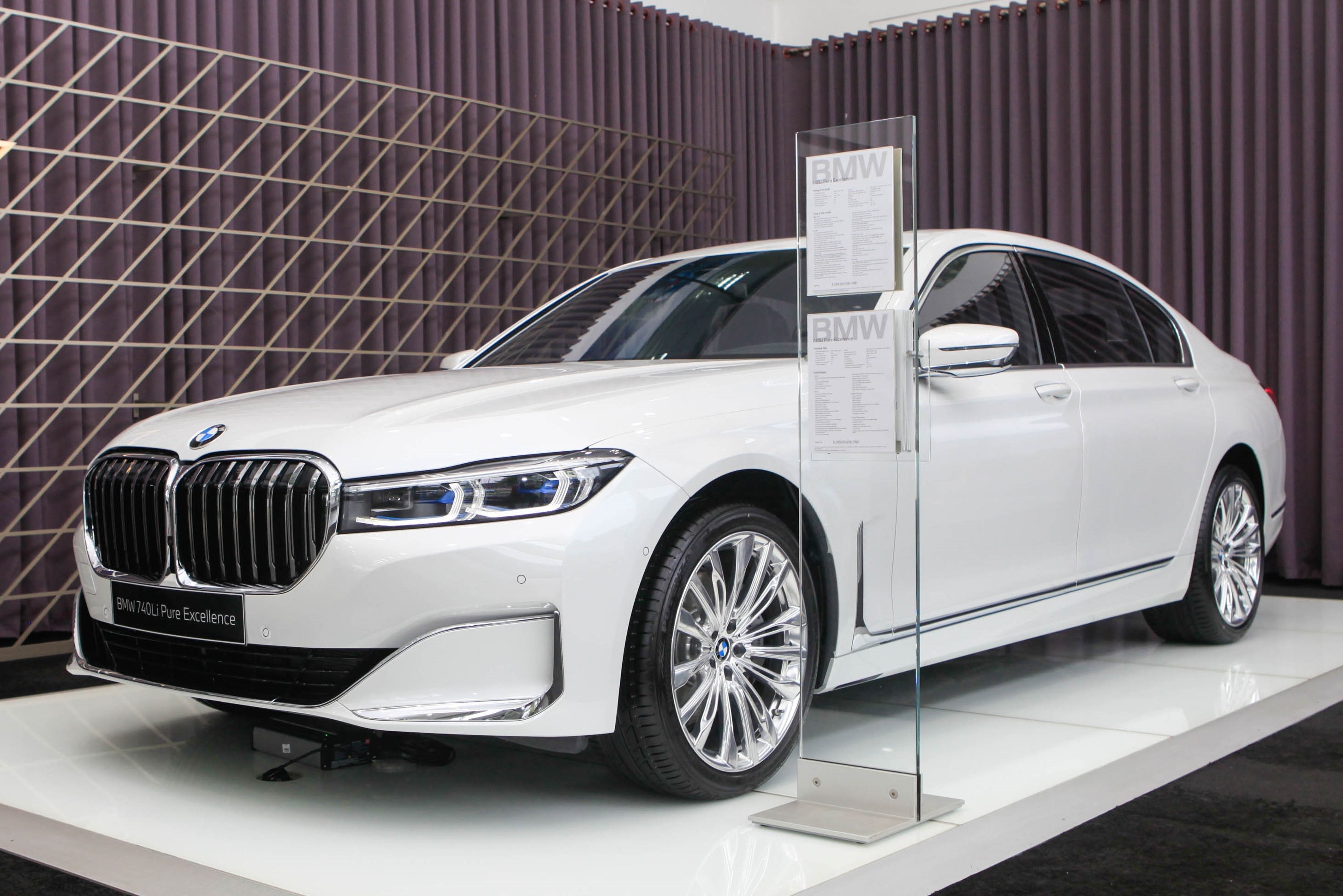 Chi tiet BMW 740Li Pure Excellence gia 6,3 ty tai VN hinh anh