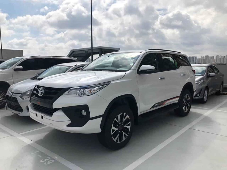 oto tiep tuc giam gia trong thang 5 anh 2