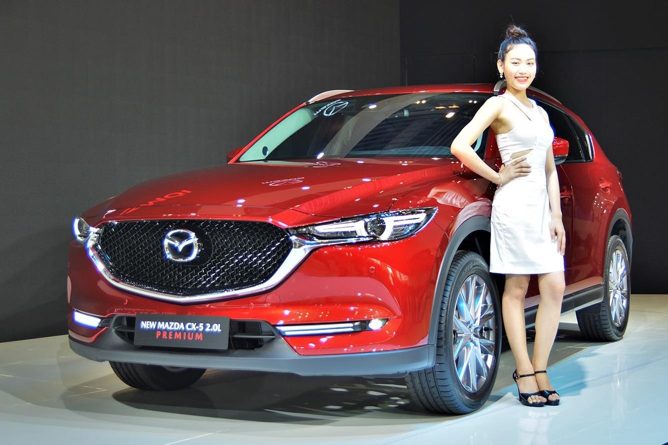 Vua giam 50% phi truoc ba, nhieu mau xe giam manh khuyen mai hinh anh