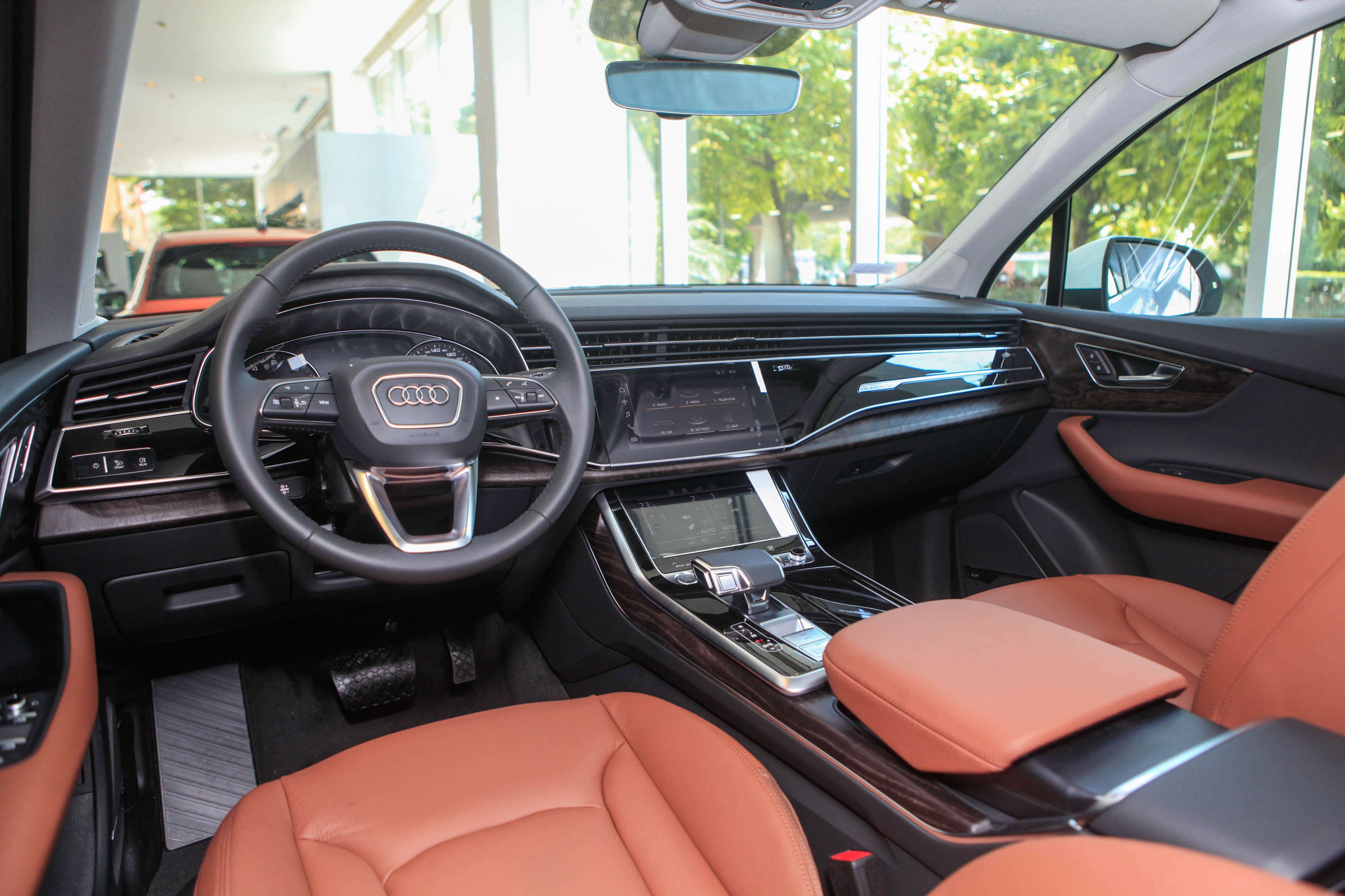 so sánh Audi Q7 và Mercedes-Benz GLE ảnh 7 so sanh Audi Q7 va Mercedes-Benz GLE anh 7