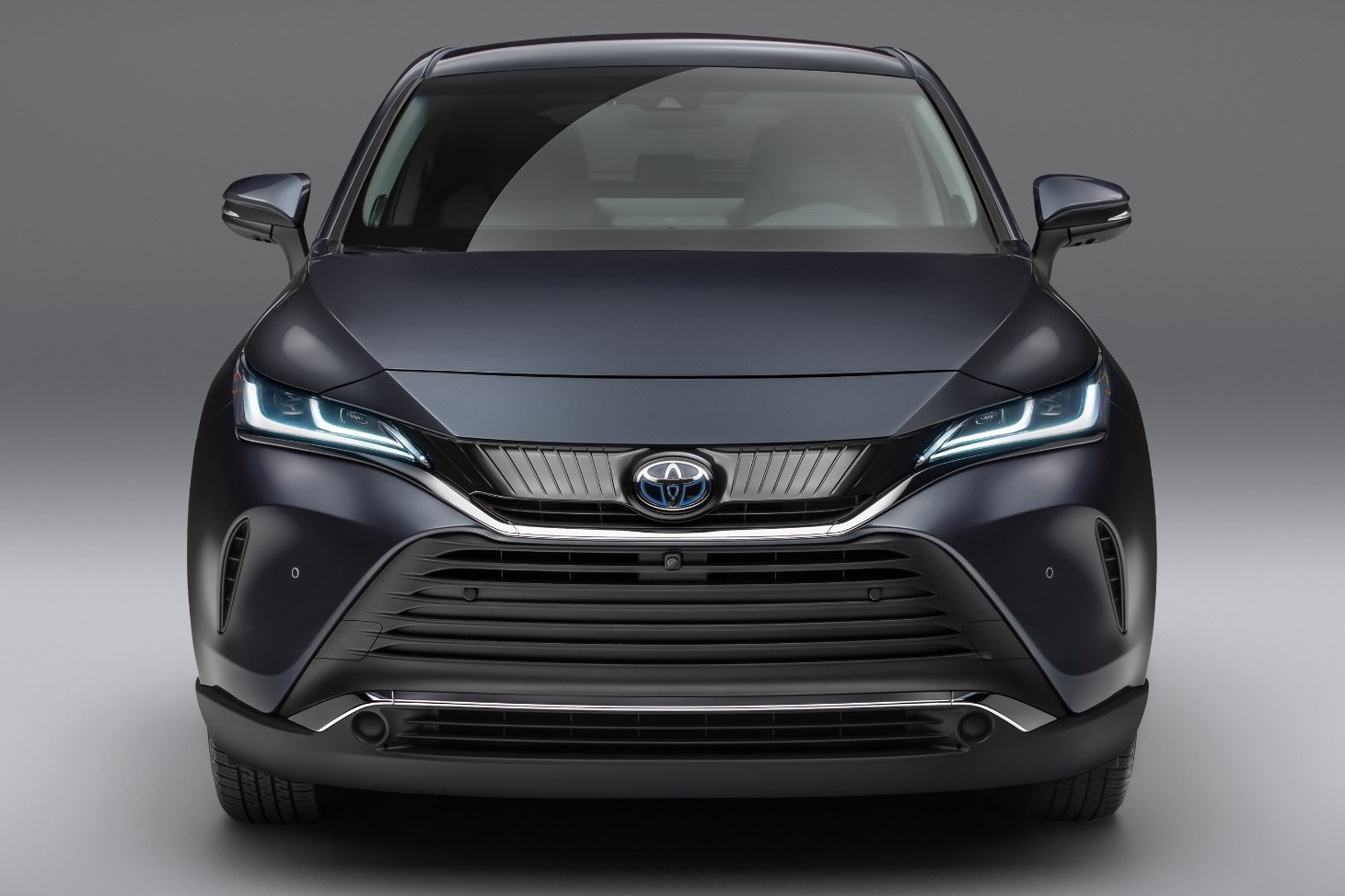 Ly do Toyota Venza co them 3 motor dien hinh anh