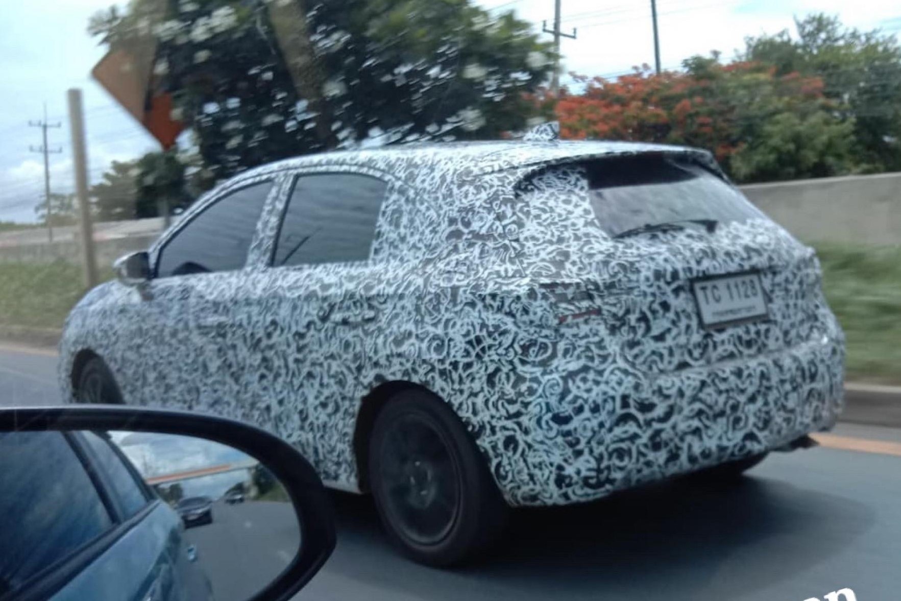 Bien the hatchback cua Honda City lan dau lo dien thuc te hinh anh