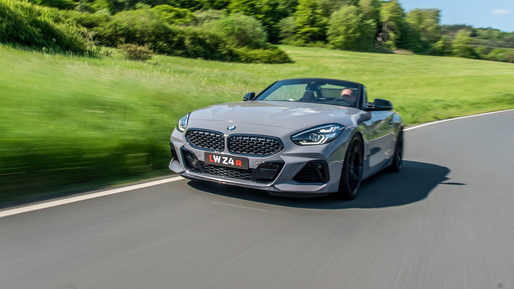 Ban do BMW Z4 R cong suat 395 ma luc tu Lightweight Performance anh 7