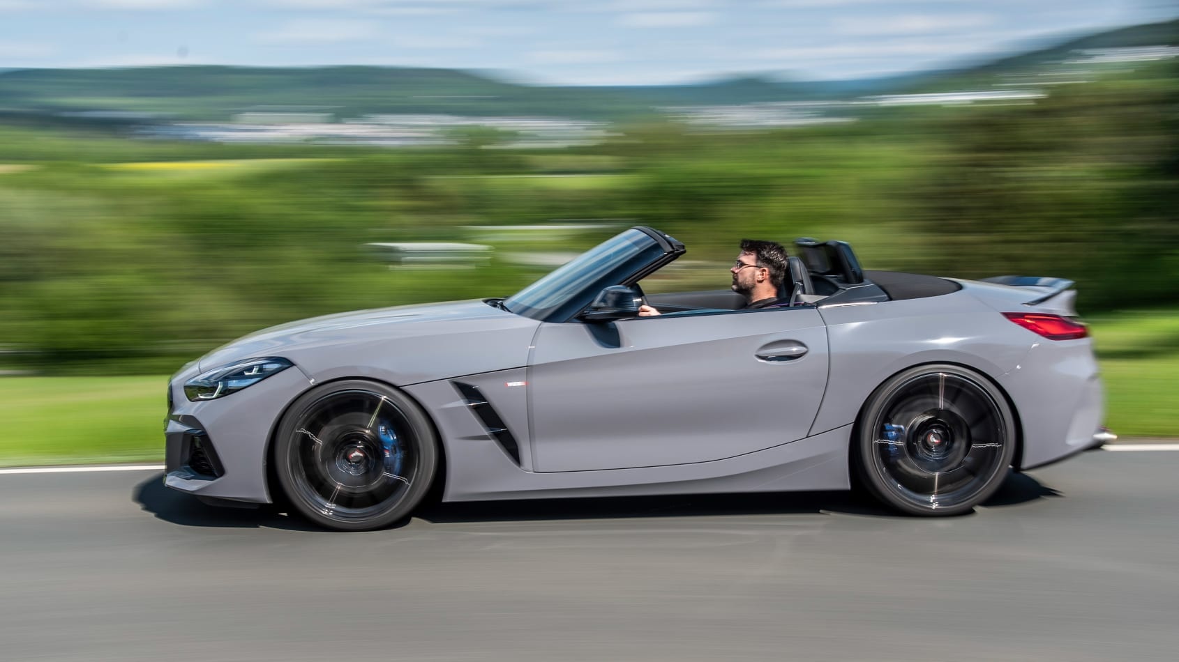 Ban do BMW Z4 R cong suat 395 ma luc tu Lightweight Performance anh 8