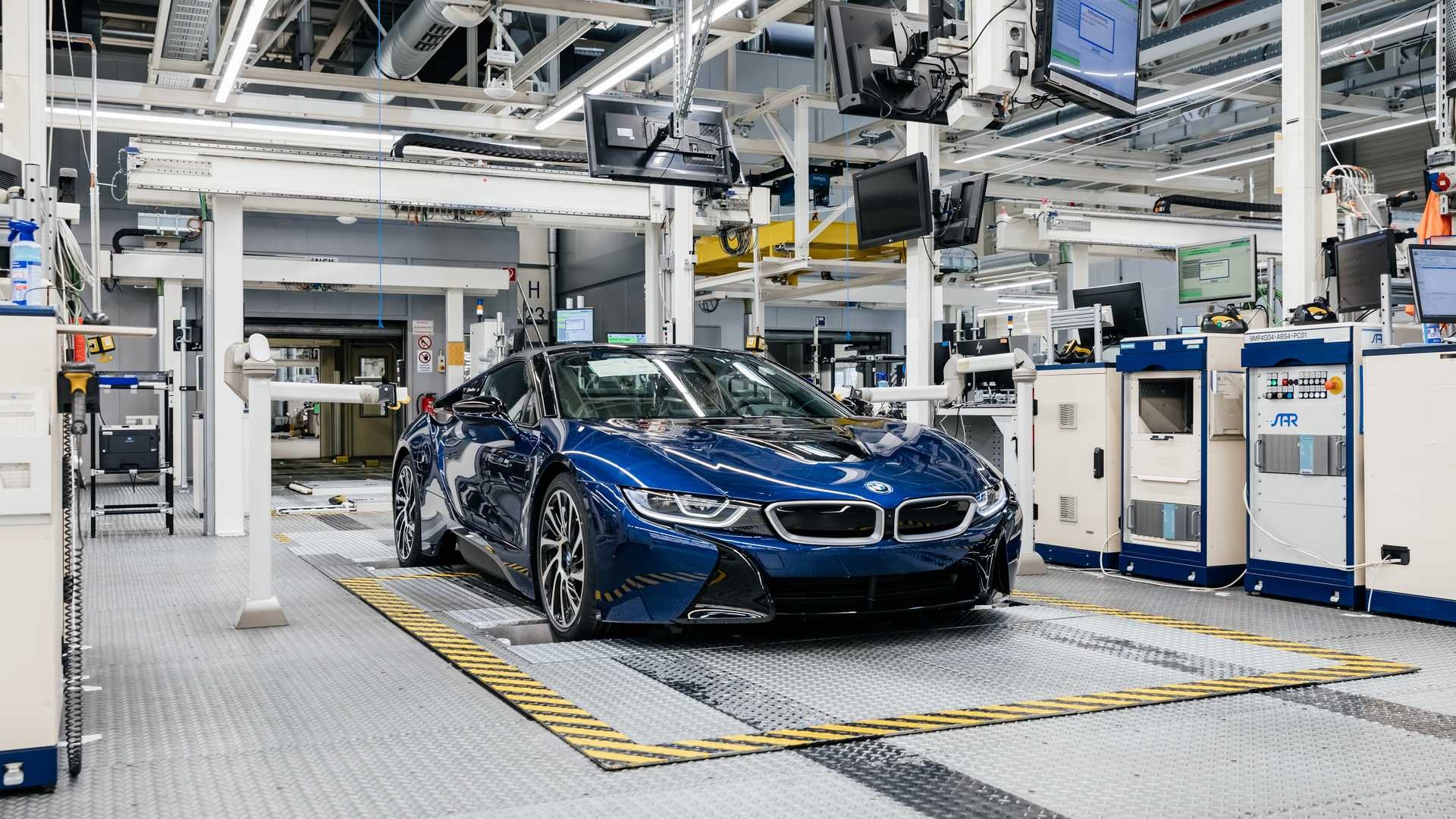 BMW chia tay i8 bằng 18 phiên bản màu sơn khác nhau ảnh 14 BMW chia tay i8 bang 18 phien ban mau son khac nhau anh 14
