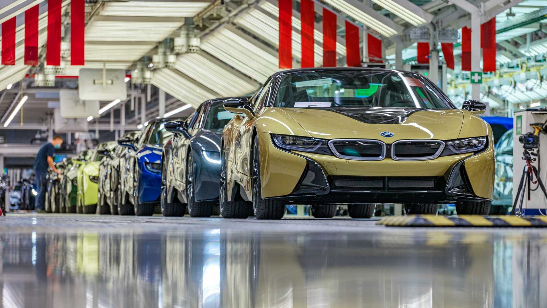 BMW chia tay i8 bằng 18 phiên bản màu sơn khác nhau ảnh 16 BMW chia tay i8 bang 18 phien ban mau son khac nhau anh 16