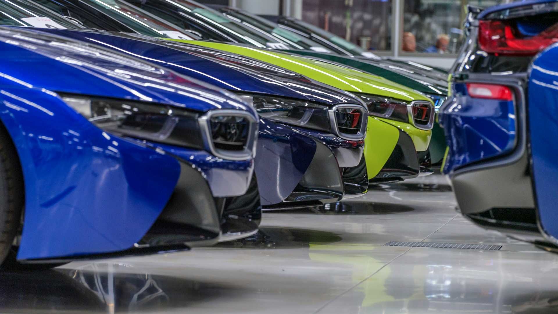 BMW chia tay i8 bằng 18 phiên bản màu sơn khác nhau ảnh 17 BMW chia tay i8 bang 18 phien ban mau son khac nhau anh 17