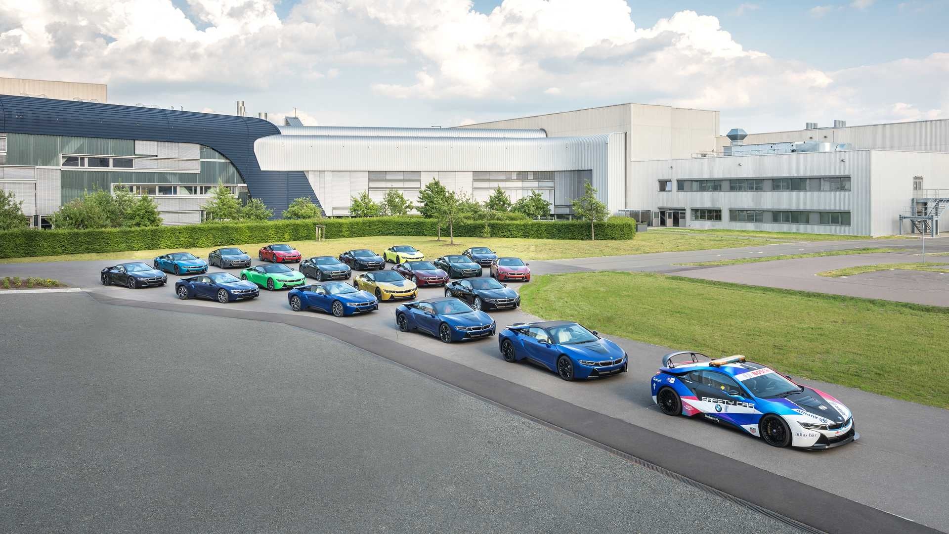 BMW chia tay i8 bằng 18 phiên bản màu sơn khác nhau ảnh 3 BMW chia tay i8 bang 18 phien ban mau son khac nhau anh 3