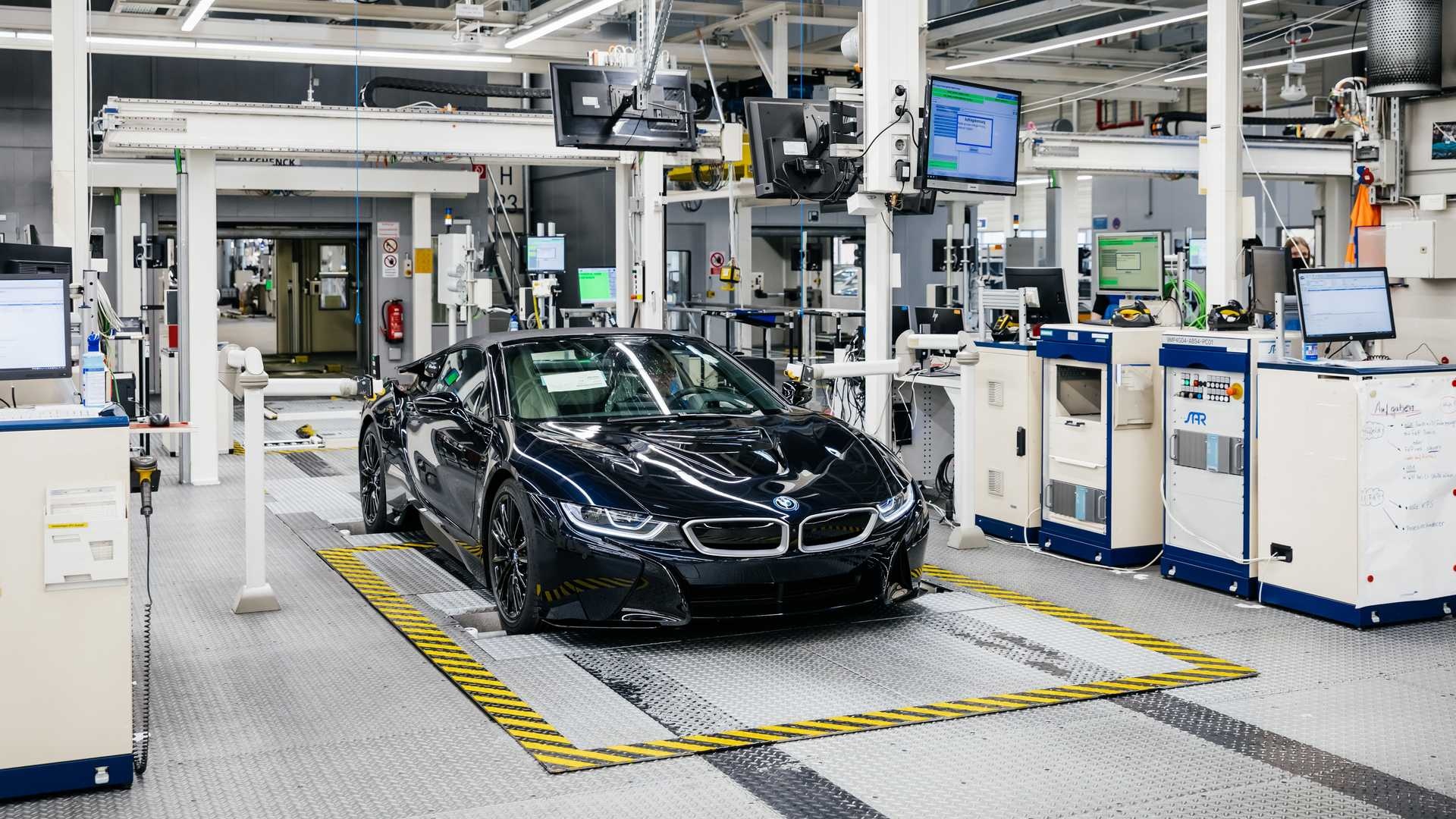 BMW chia tay i8 bằng 18 phiên bản màu sơn khác nhau ảnh 15 BMW chia tay i8 bang 18 phien ban mau son khac nhau anh 15