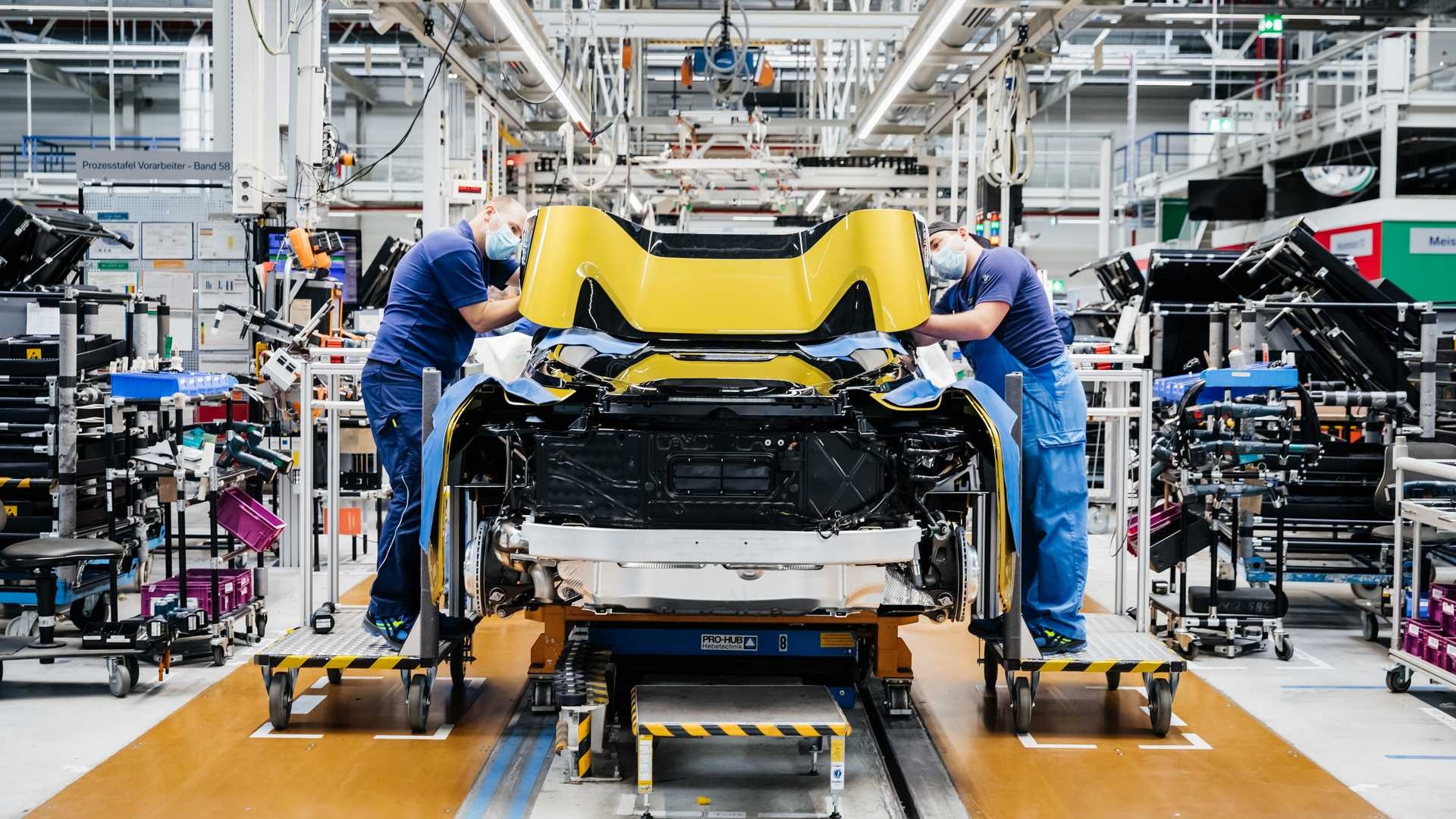 BMW chia tay i8 bằng 18 phiên bản màu sơn khác nhau ảnh 7 BMW chia tay i8 bang 18 phien ban mau son khac nhau anh 7