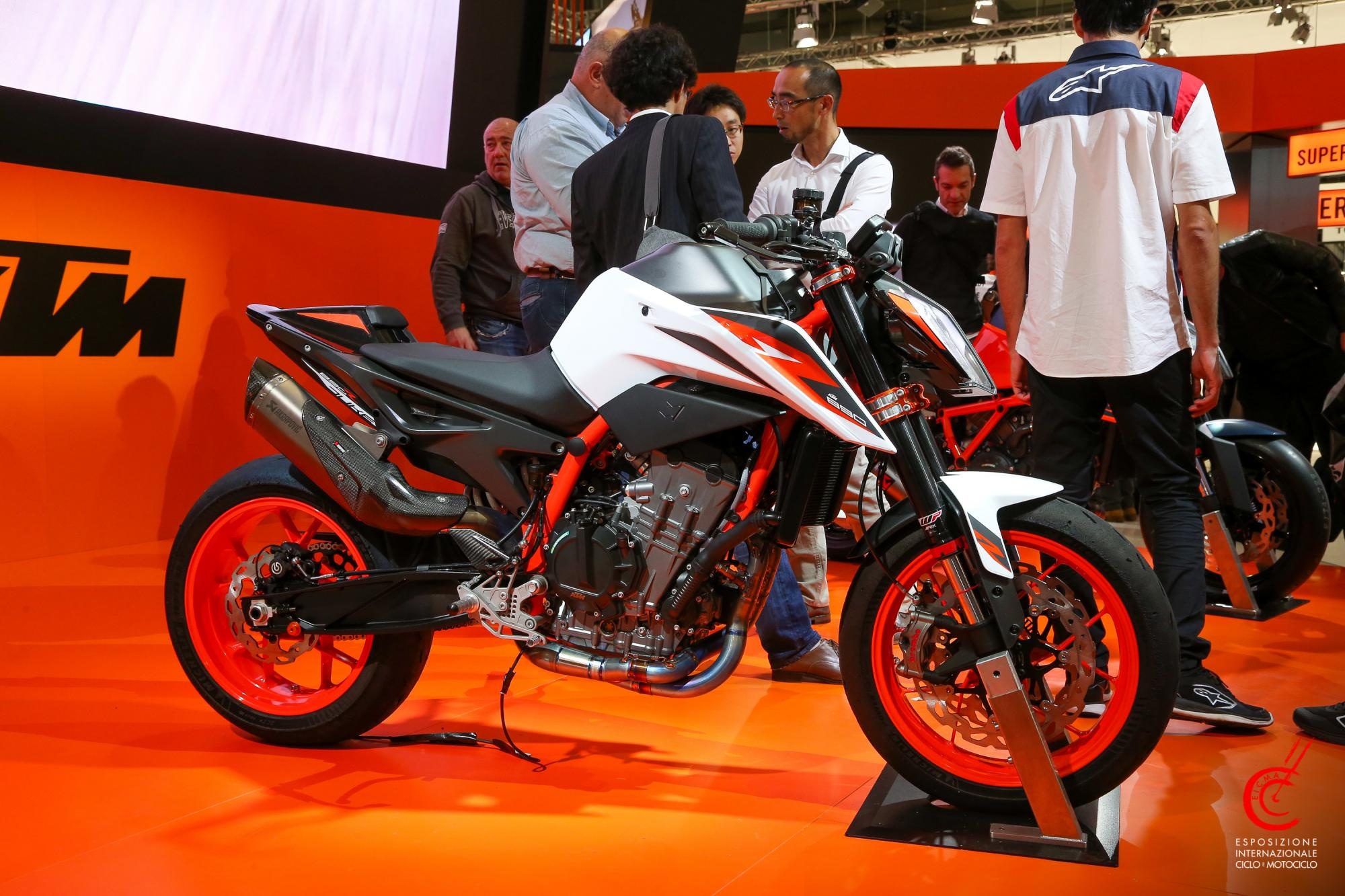 Trien lam moto lon nhat the gioi bi huy vi Covid-19 hinh anh