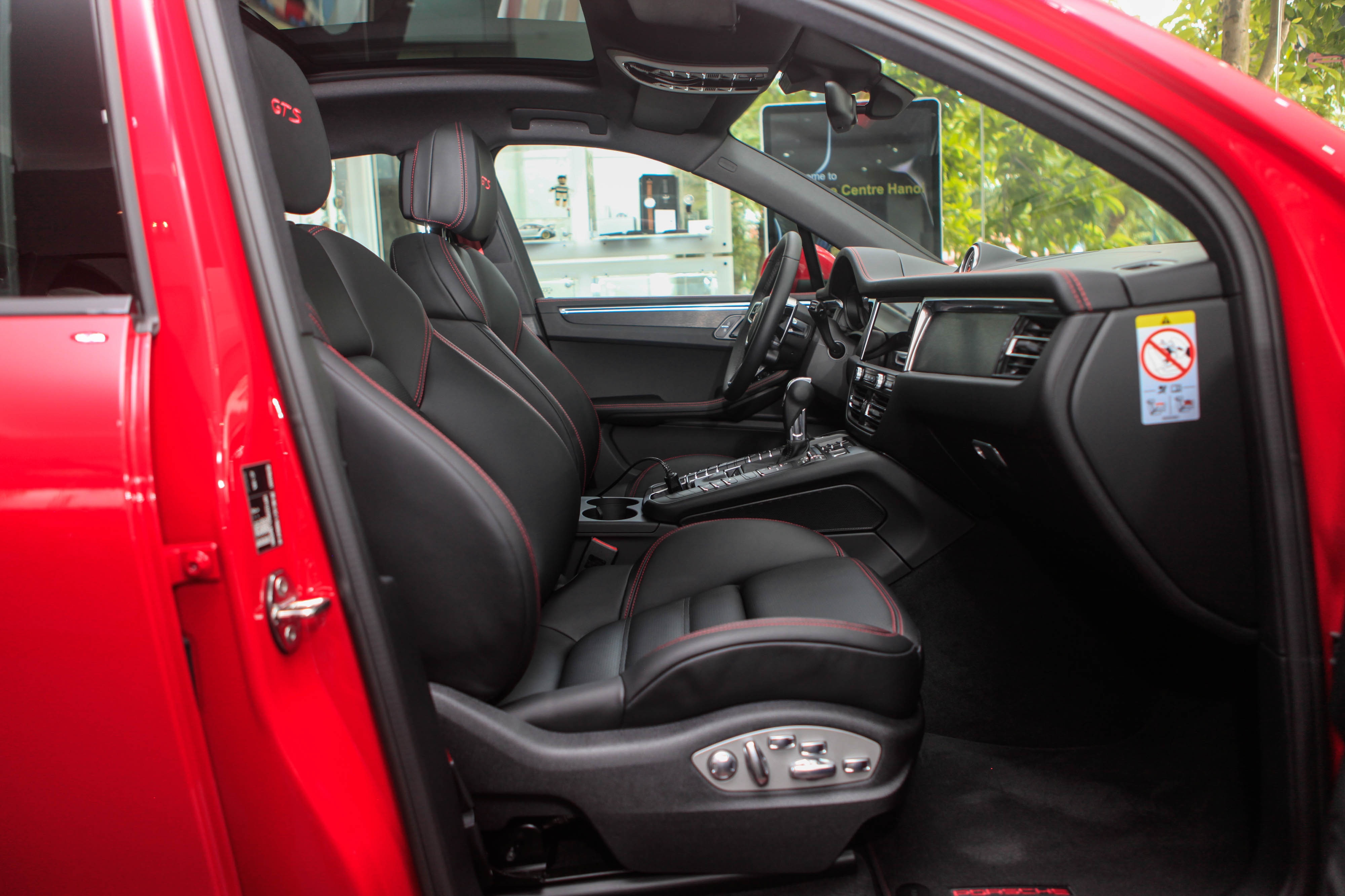 Chi tiết Porsche Macan GTS 2020 tại Việt Nam ảnh 16 Chi tiet Porsche Macan GTS 2020 tai Viet Nam anh 16