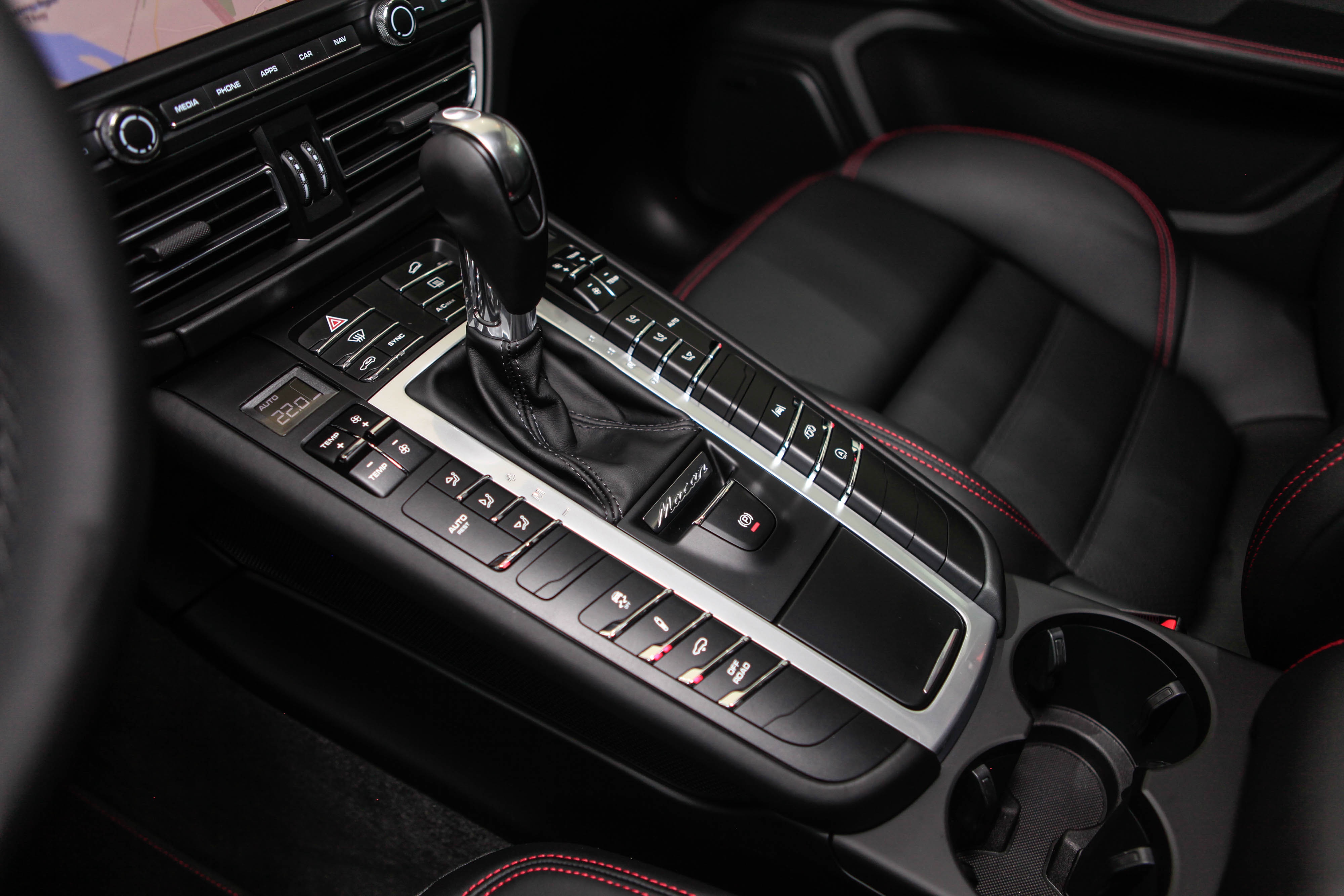Chi tiết Porsche Macan GTS 2020 tại Việt Nam ảnh 20 Chi tiet Porsche Macan GTS 2020 tai Viet Nam anh 20