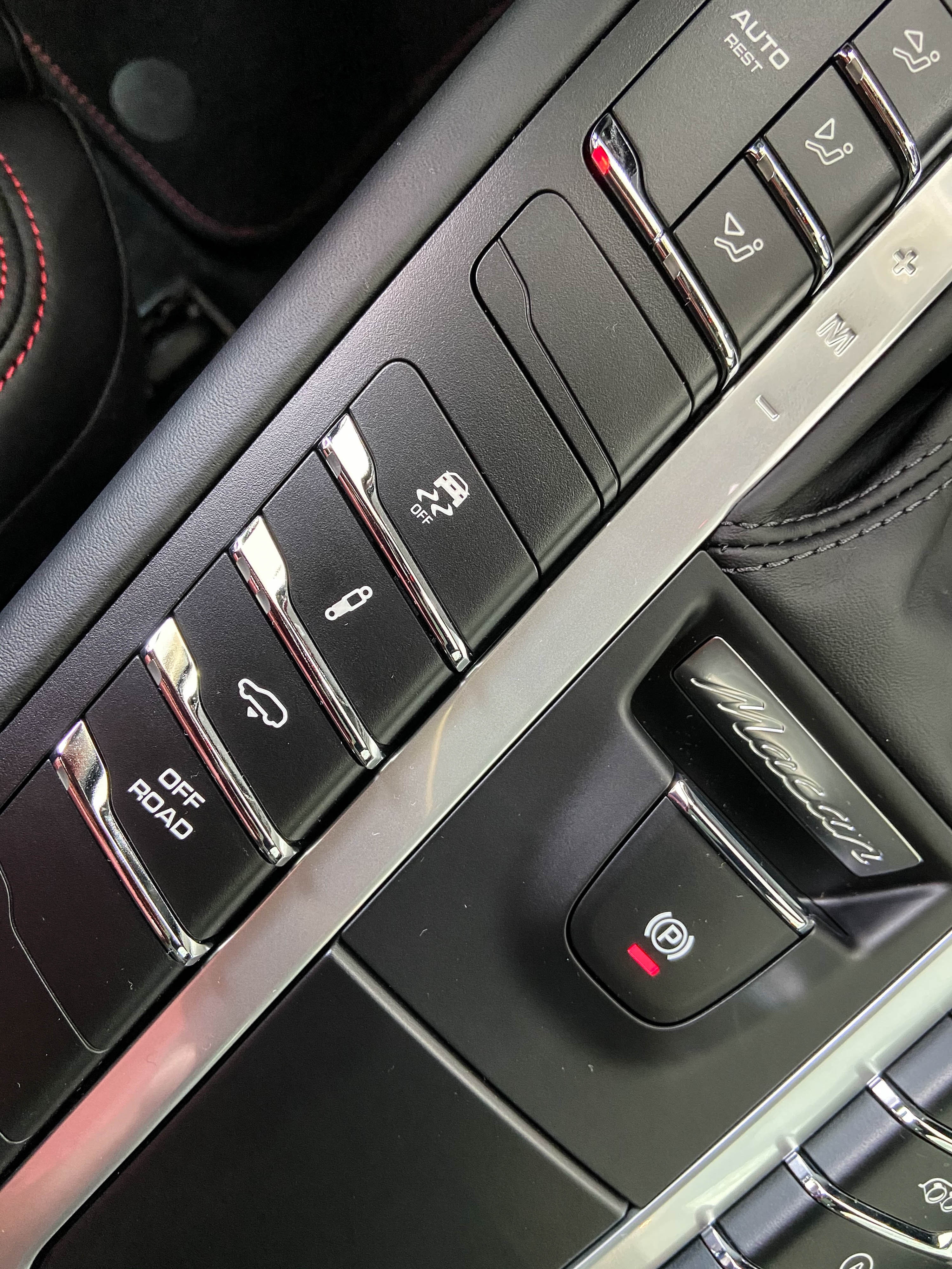 Chi tiết Porsche Macan GTS 2020 tại Việt Nam ảnh 21 Chi tiet Porsche Macan GTS 2020 tai Viet Nam anh 21