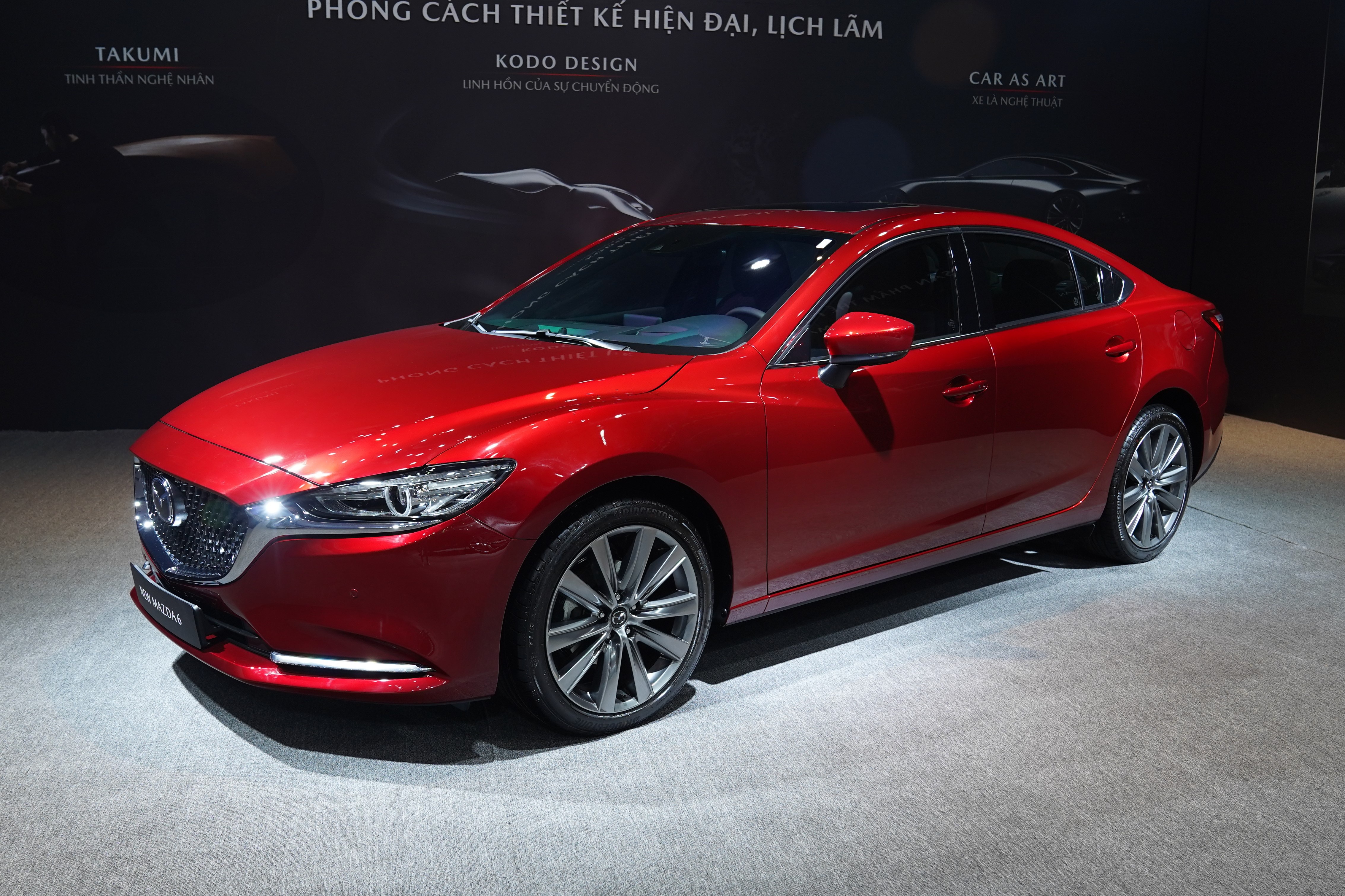 So sánh Mazda6 2020 và Toyota Camry 2019 ảnh 1 So sanh Mazda6 2020 va Toyota Camry 2019 anh 1