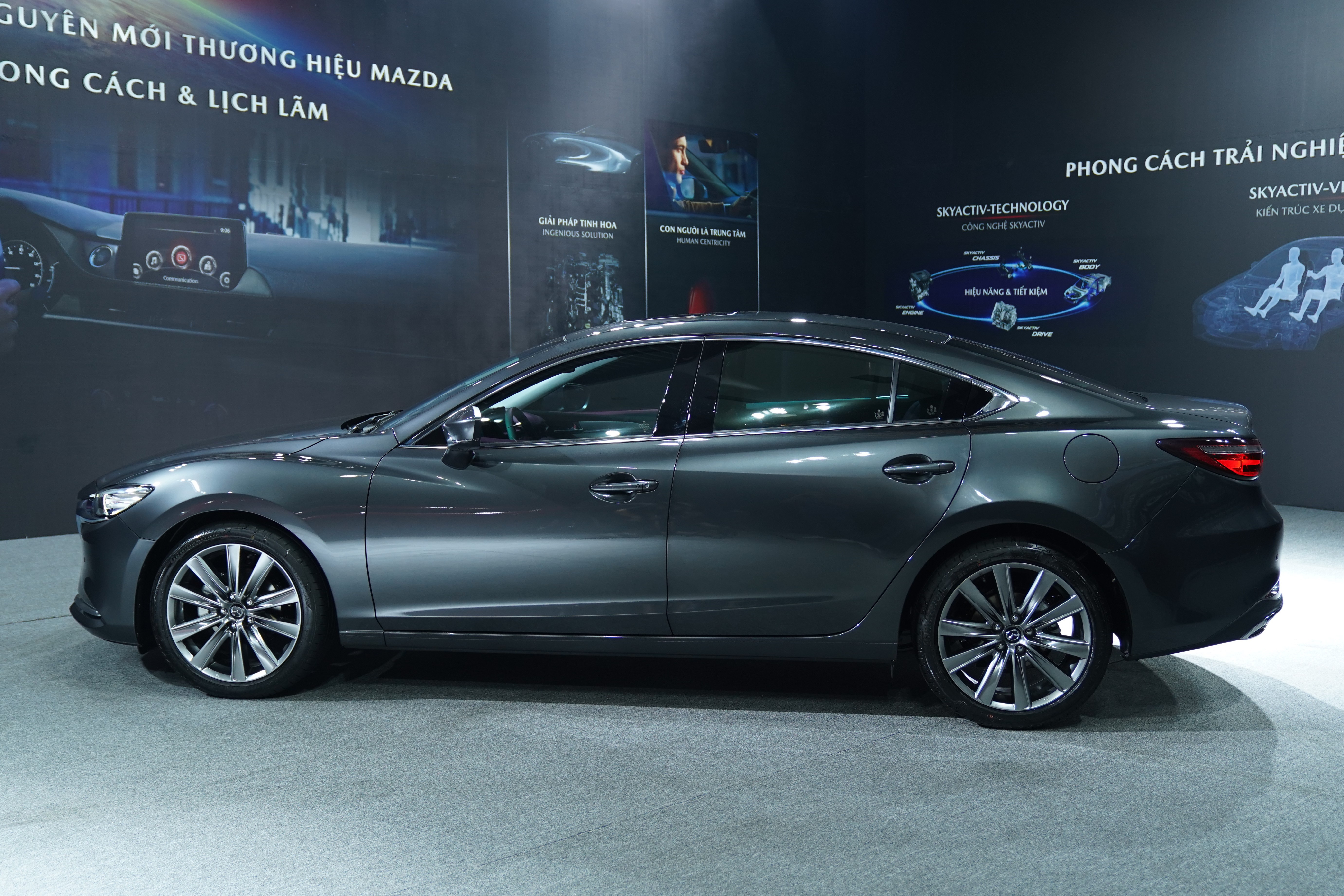 So sánh Mazda6 2020 và Toyota Camry 2019 ảnh 5 So sanh Mazda6 2020 va Toyota Camry 2019 anh 5