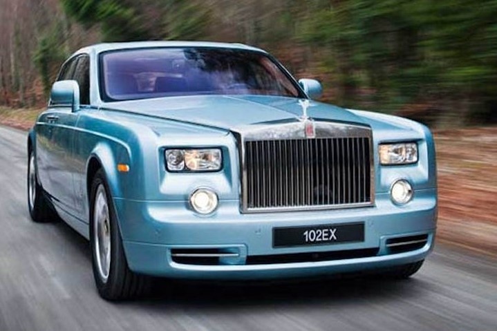 Rolls-Royce Phantom co the som duoc bo sung phien ban chay dien hinh anh