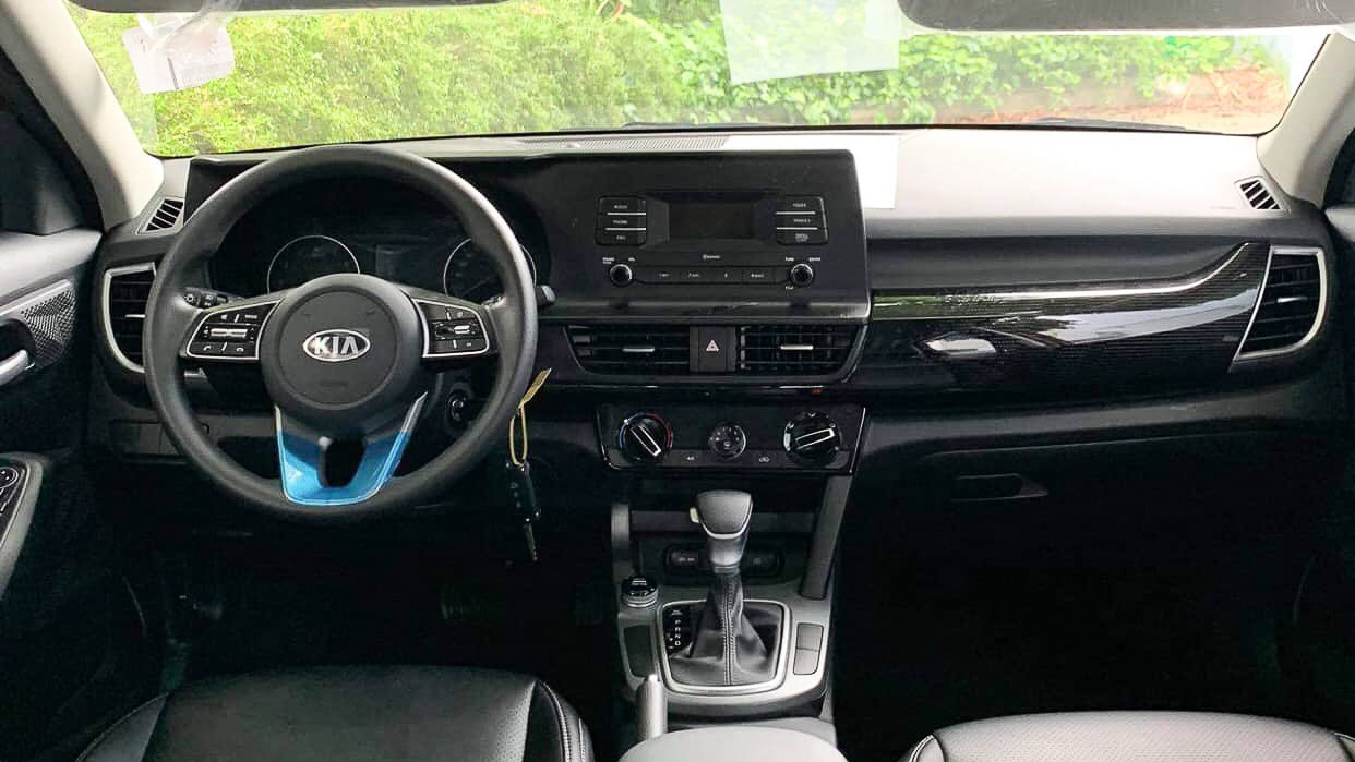 Tranh cãi xung quanh bảng điều khiển trung tâm của Kia Seltos Deluxe ảnh 3 Tranh cai xung quanh bang dieu khien trung tam cua Kia Seltos Deluxe anh 3