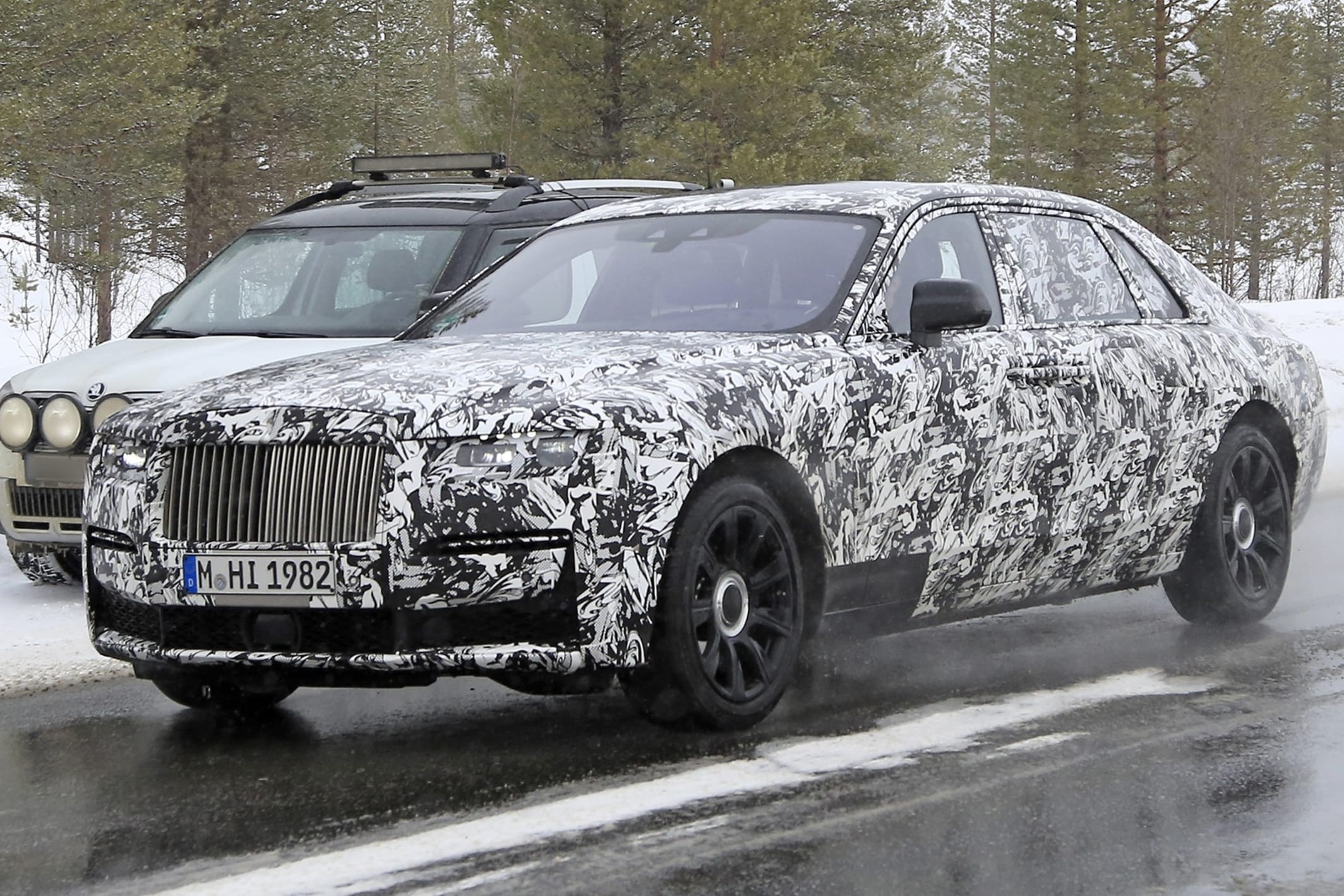 Rolls-Royce Ghost 2021 co hon 100 kg vat lieu cach am hinh anh