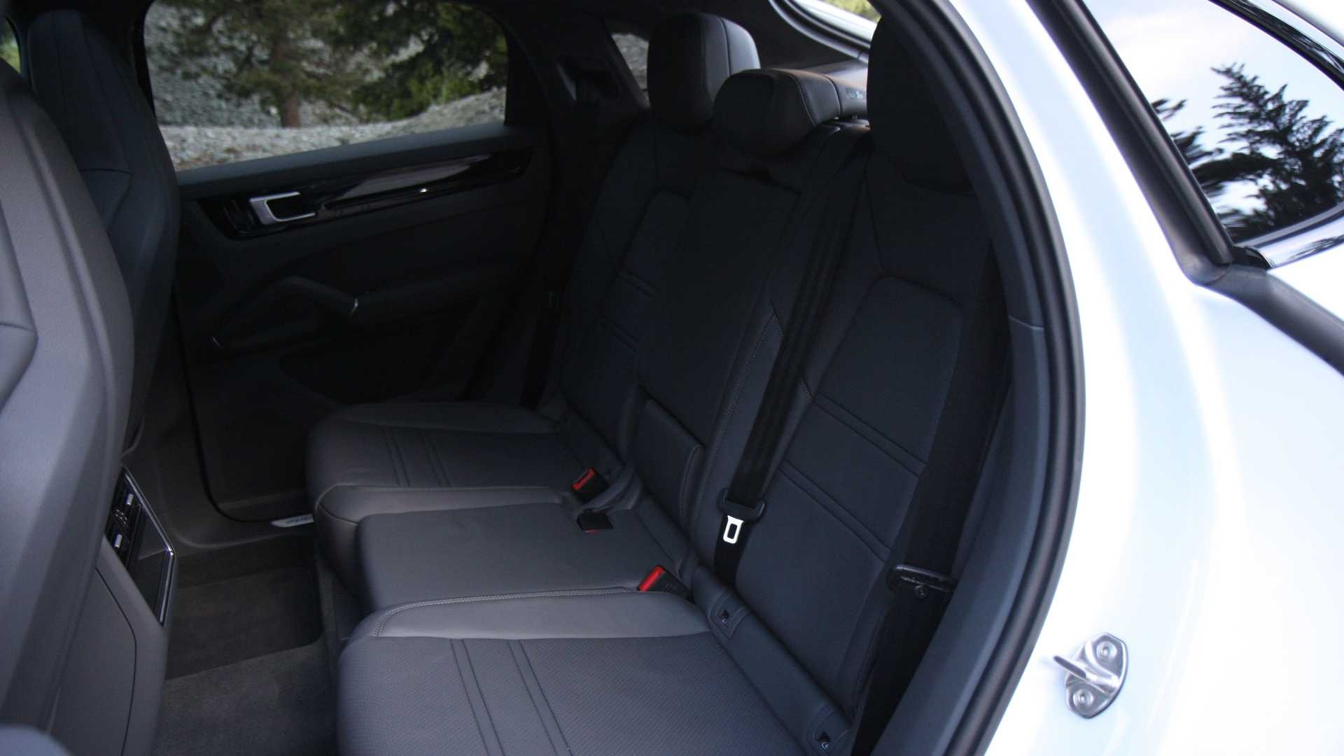 Danh gia Porsche Cayenne Coupe 2020 anh 12